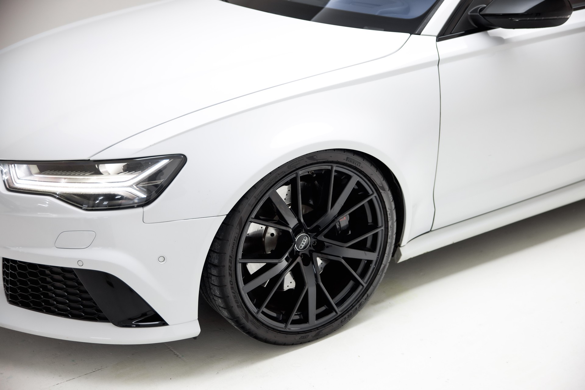 AUDI RS6 Avant 4.0 TFSI V8 quattro Tiptronic-image-16
