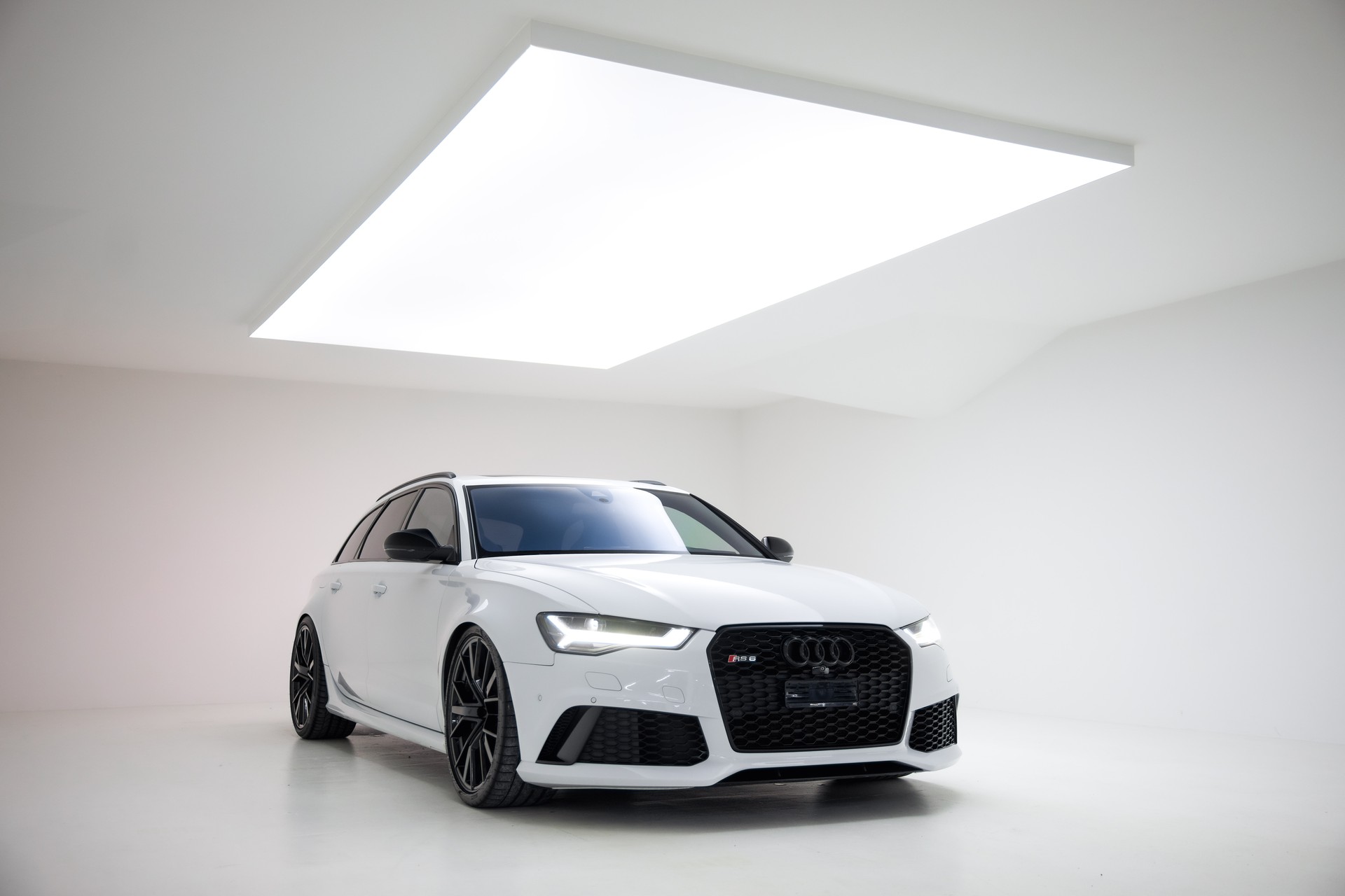 AUDI RS6 Avant 4.0 TFSI V8 quattro Tiptronic-image-5