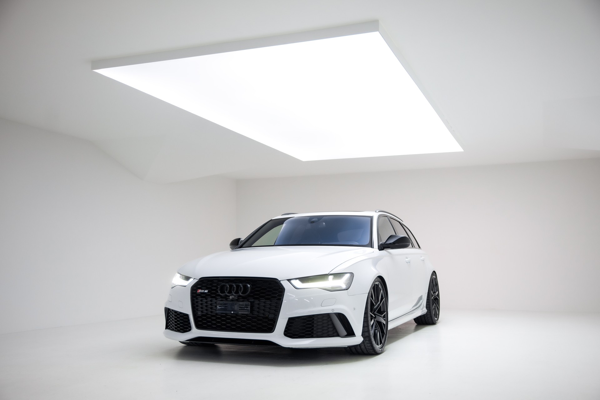 AUDI RS6 Avant 4.0 TFSI V8 quattro Tiptronic-image-4