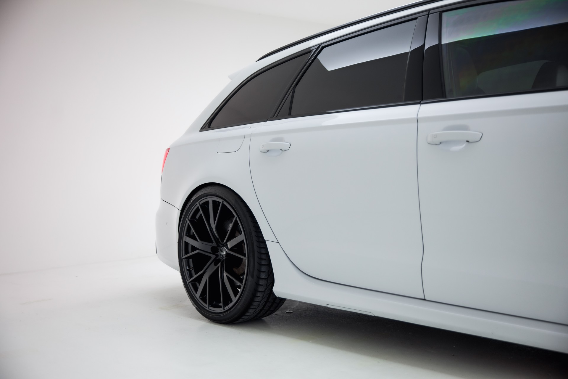 AUDI RS6 Avant 4.0 TFSI V8 quattro Tiptronic-image-13