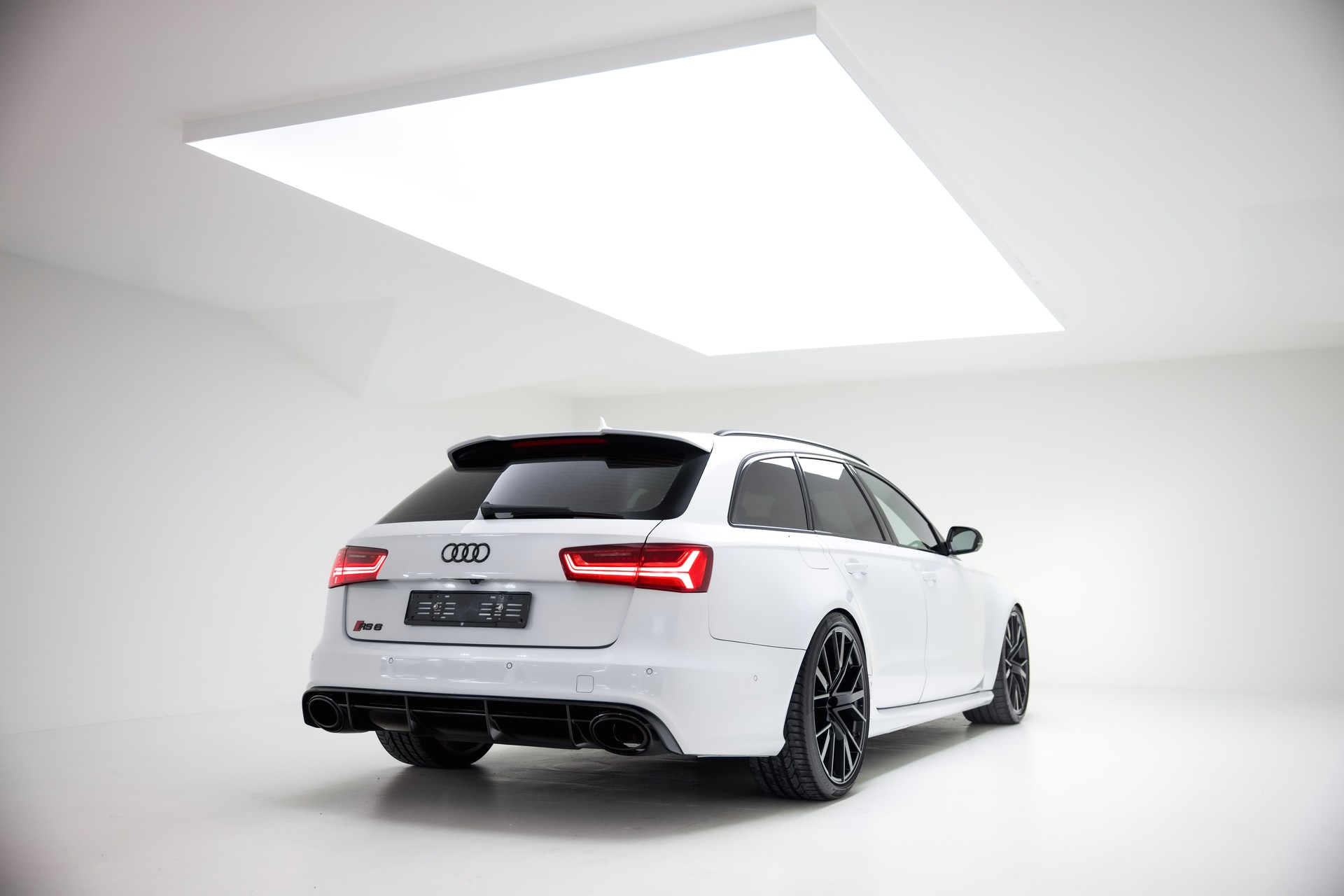 AUDI RS6 Avant 4.0 TFSI V8 quattro Tiptronic-image-7