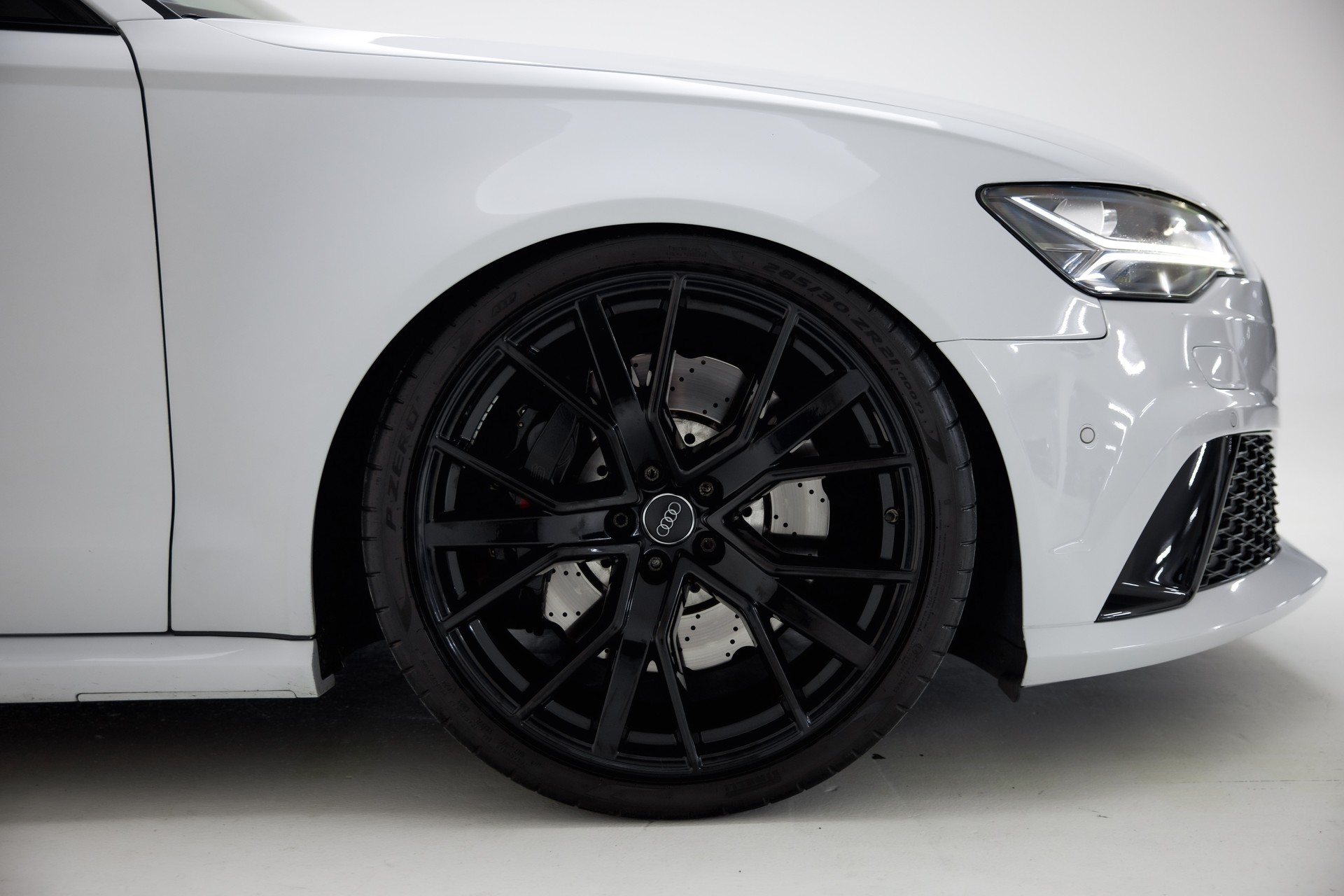 AUDI RS6 Avant 4.0 TFSI V8 quattro Tiptronic-image-12