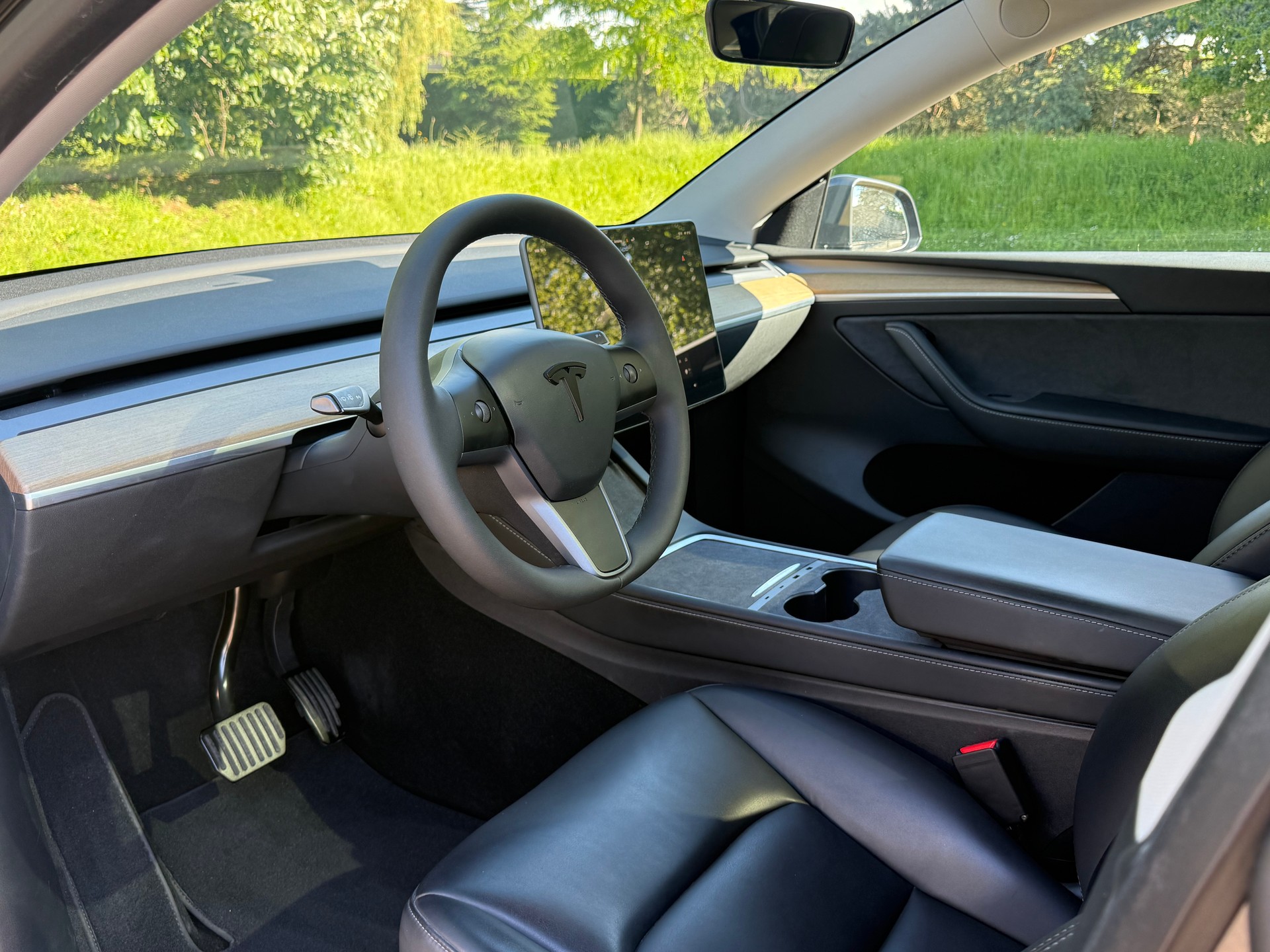 TESLA Model Y Long Range-image-6