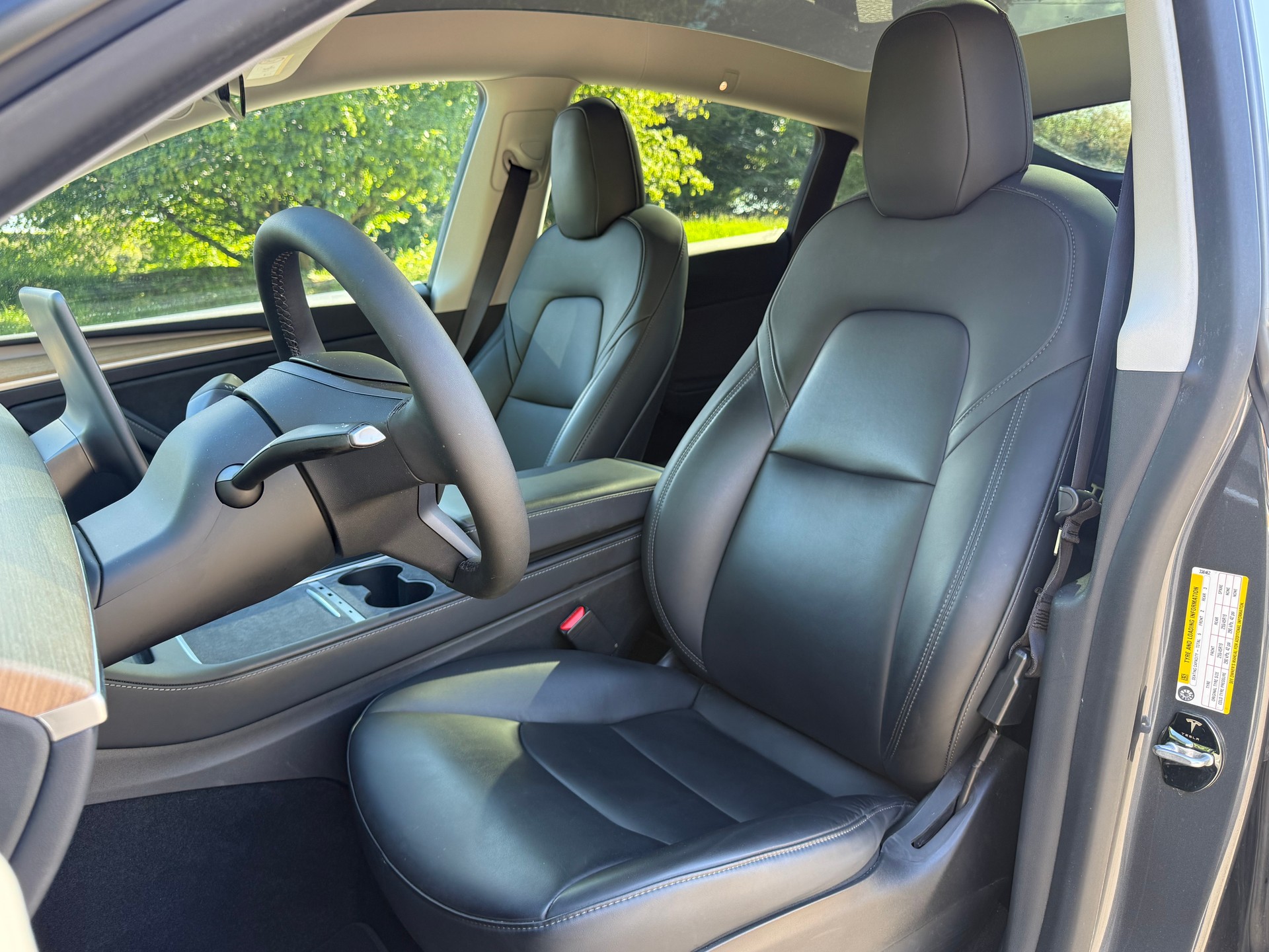TESLA Model Y Long Range-image-7
