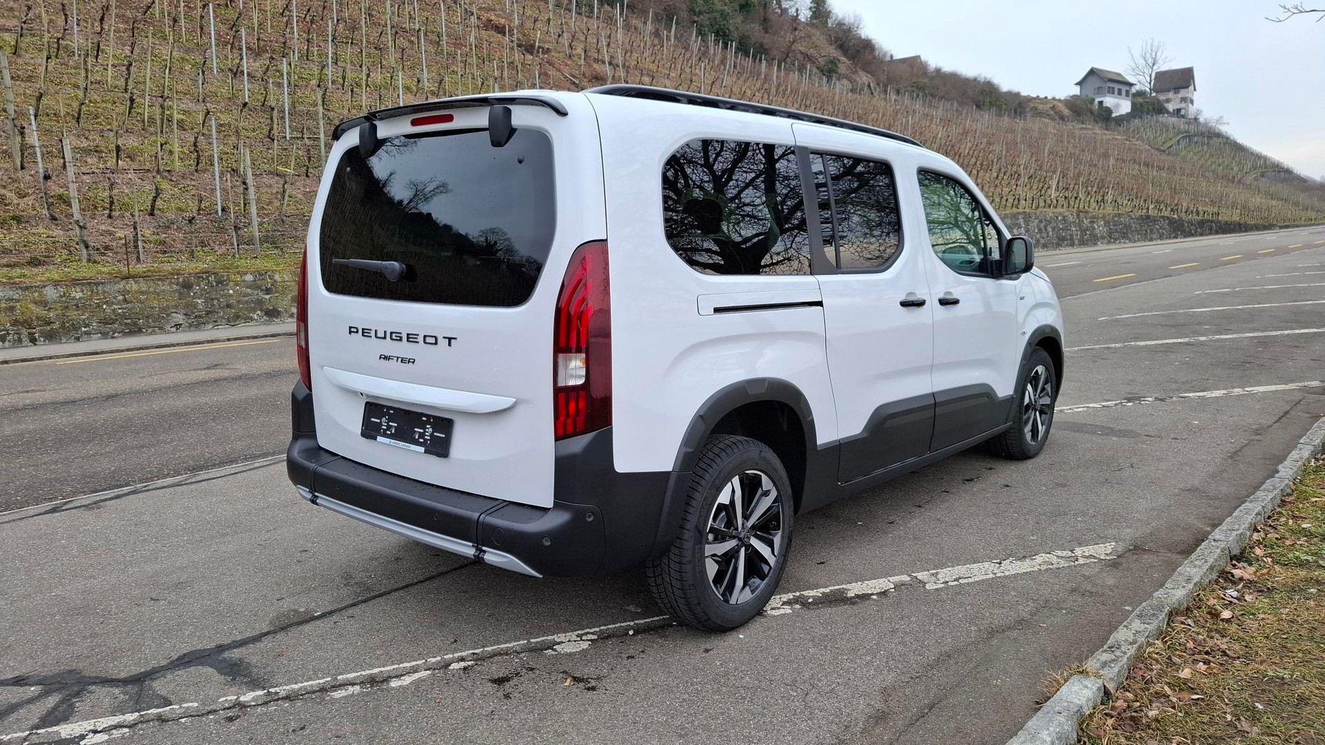 PEUGEOT Rifter Long 1.5 BlueHDi GT EAT8 - inkl. Umbau für Rollstuhltransport-image-7