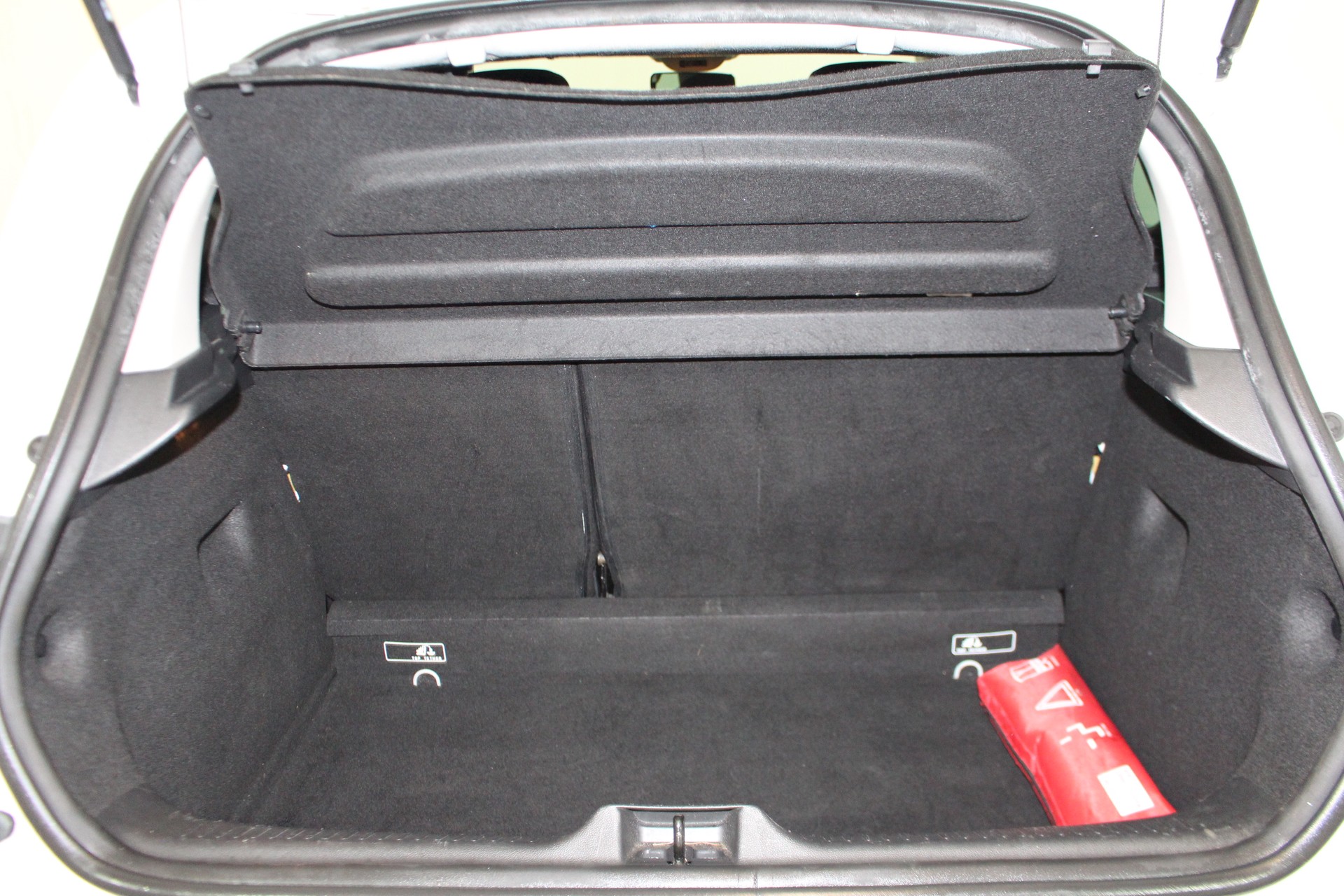 RENAULT Clio 1.2 TCe 120 Limited S/S-image-8
