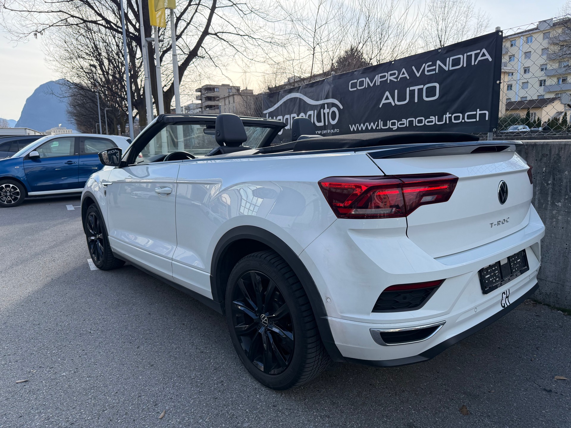 VW T-Roc Cabriolet 1.5 TSI EVO Black & White DSG-image-5