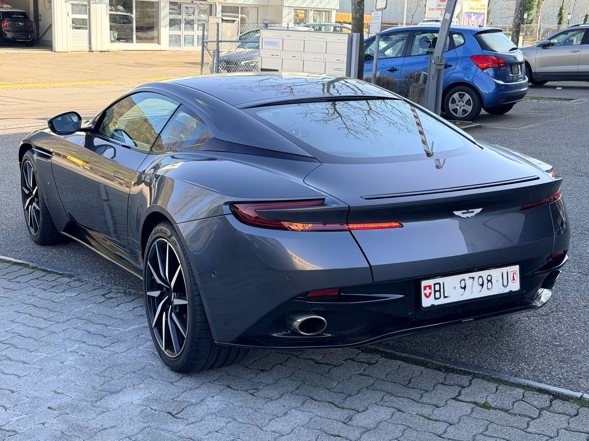 ASTON MARTIN DB11 V12 Touchtronic 3-image-4