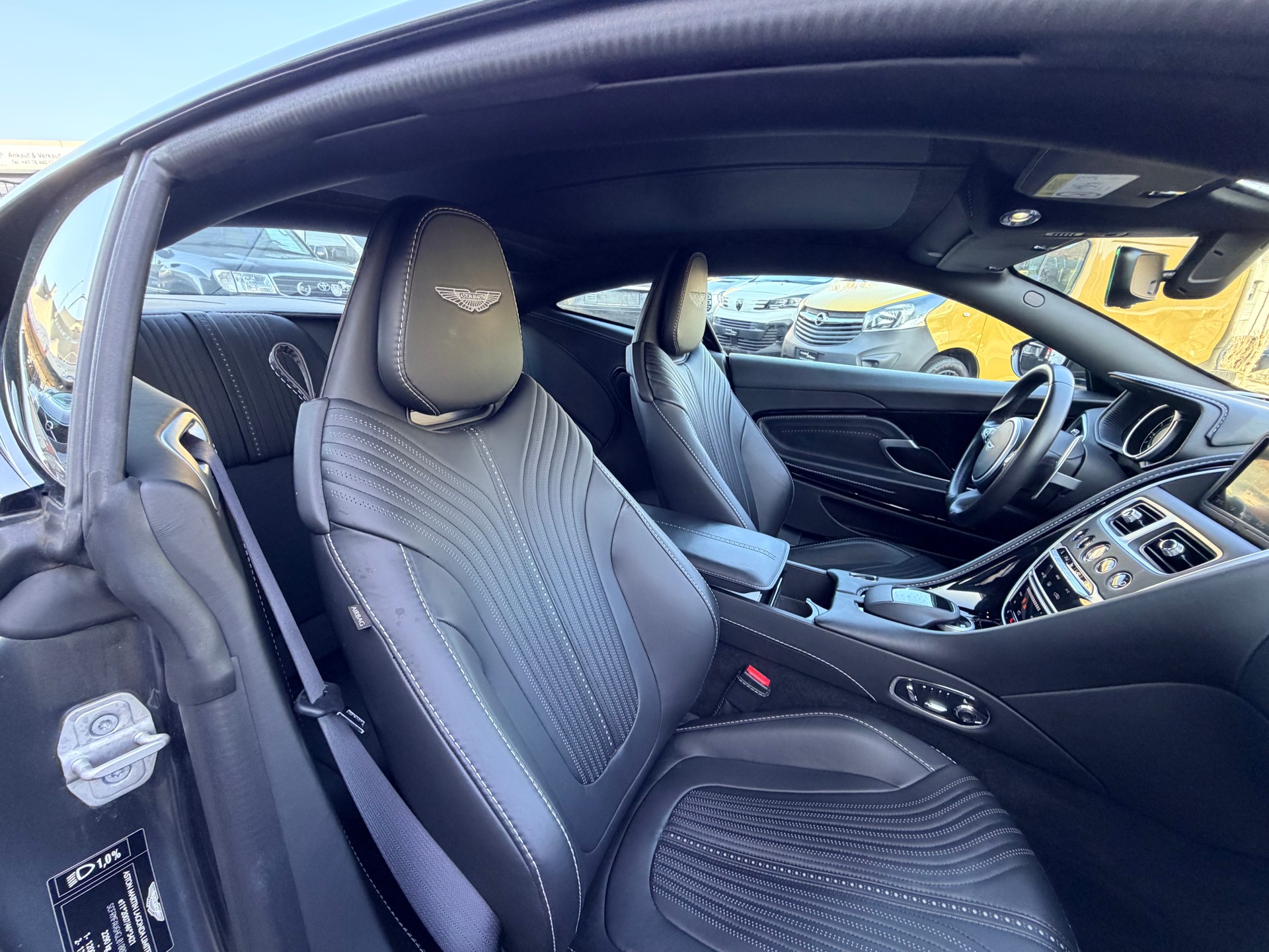 ASTON MARTIN DB11 V12 Touchtronic 3-image-9