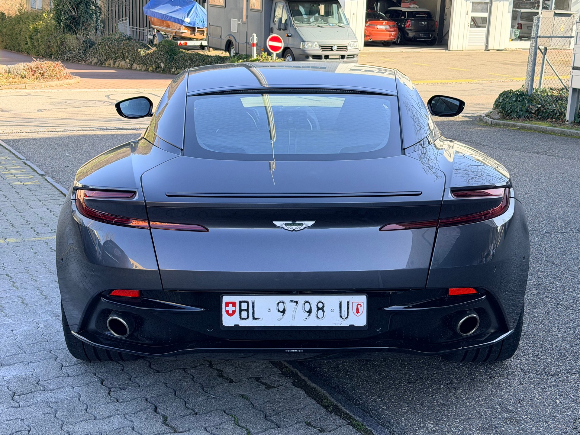 ASTON MARTIN DB11 V12 Touchtronic 3-showroom-element-3