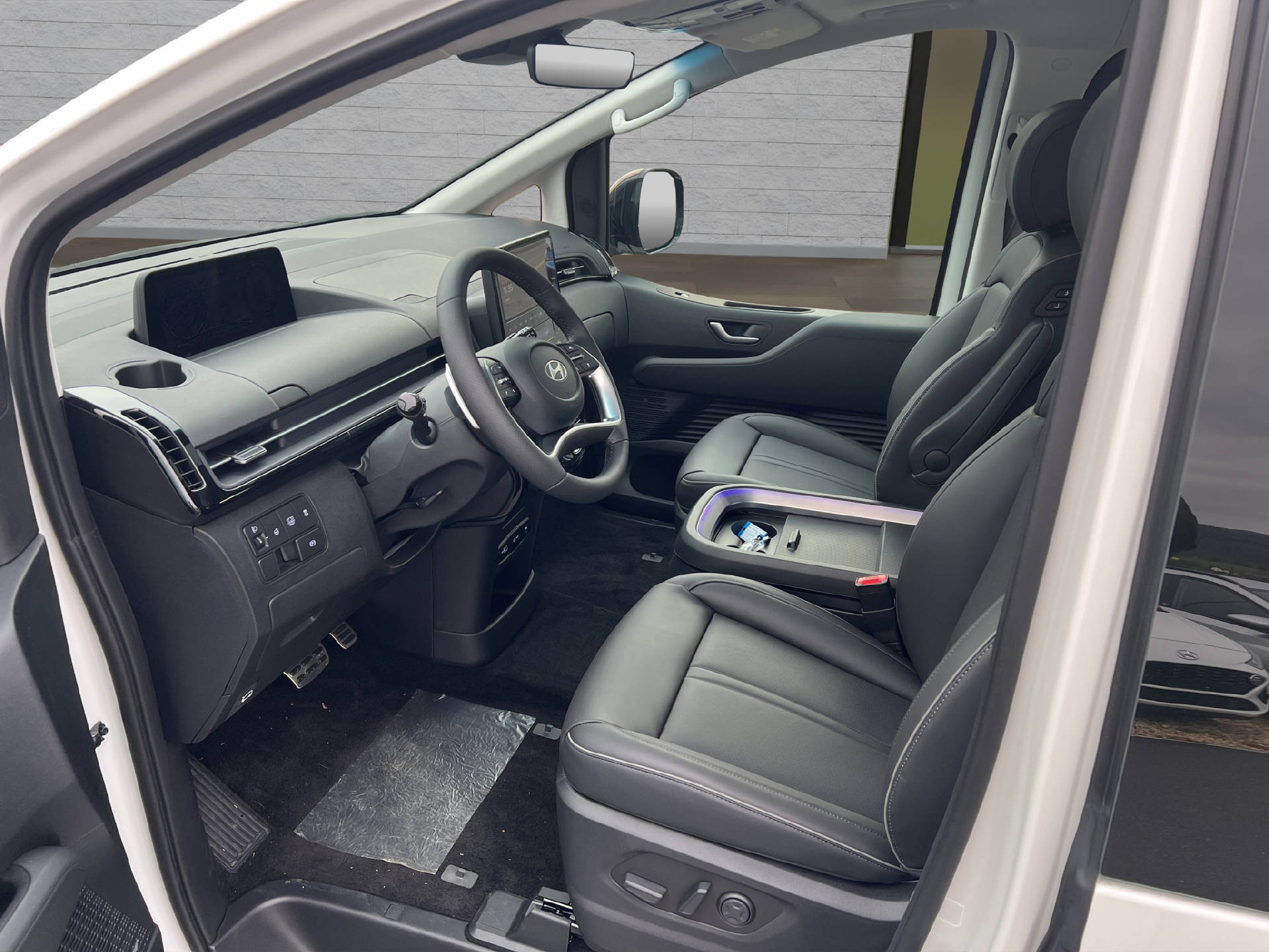 HYUNDAI Staria Premium 1.6 GDi HEV Vertex-image-5