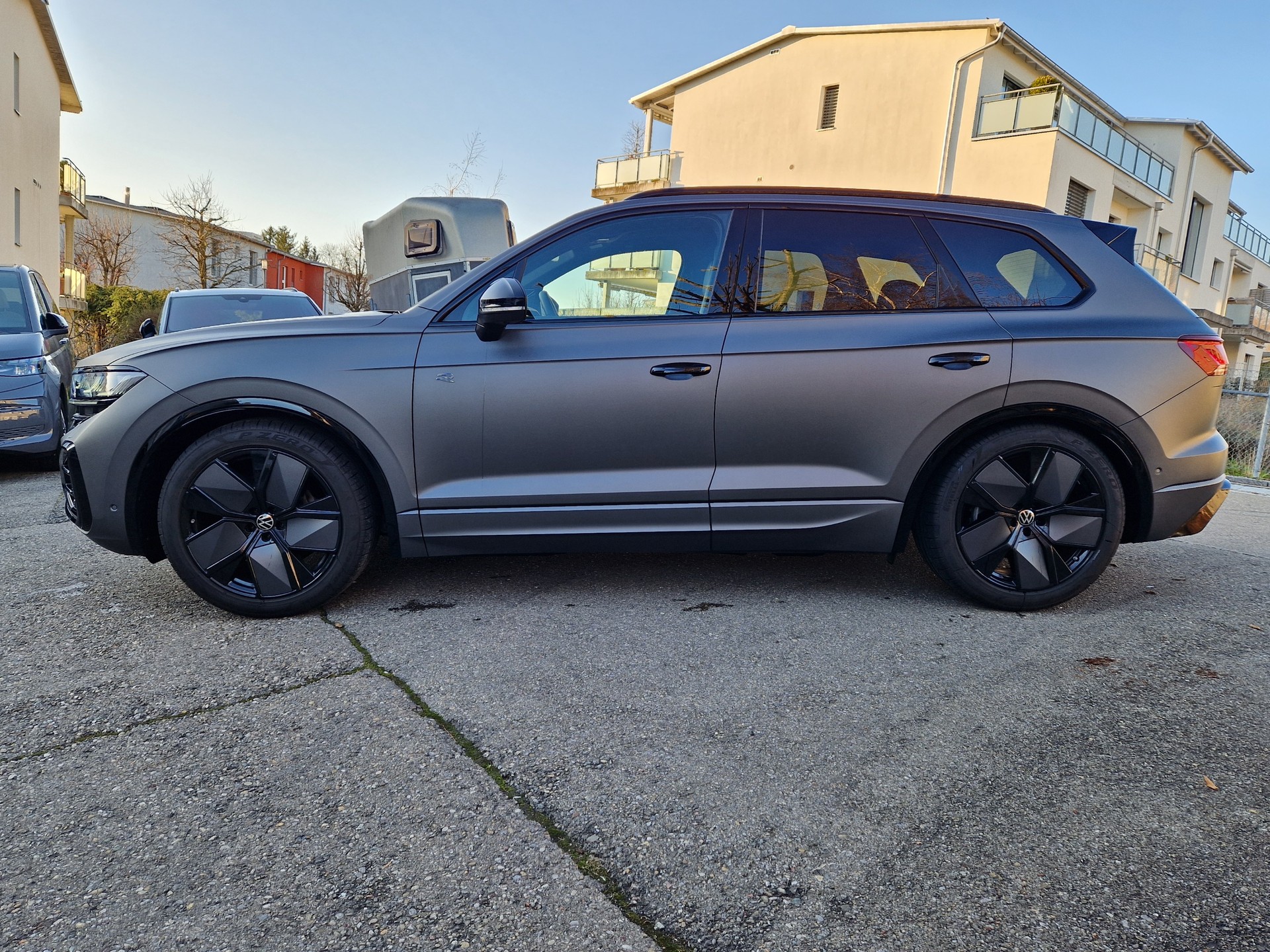 VW Touareg 3.0 TDI 286PS R-Line Tiptronicmit 5 Jahre 100tkm VW Werksgarantie-image-2