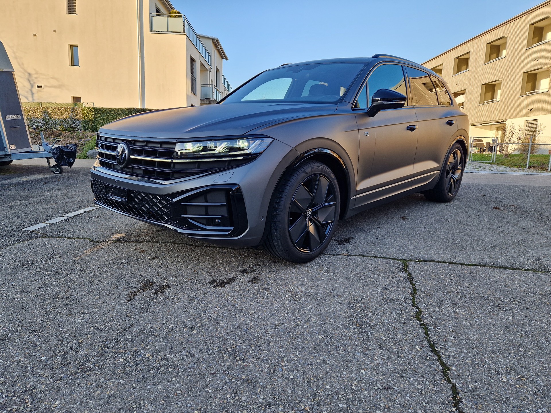 VW Touareg 3.0 TDI 286PS R-Line Tiptronicmit 5 Jahre 100tkm VW Werksgarantie-image-1