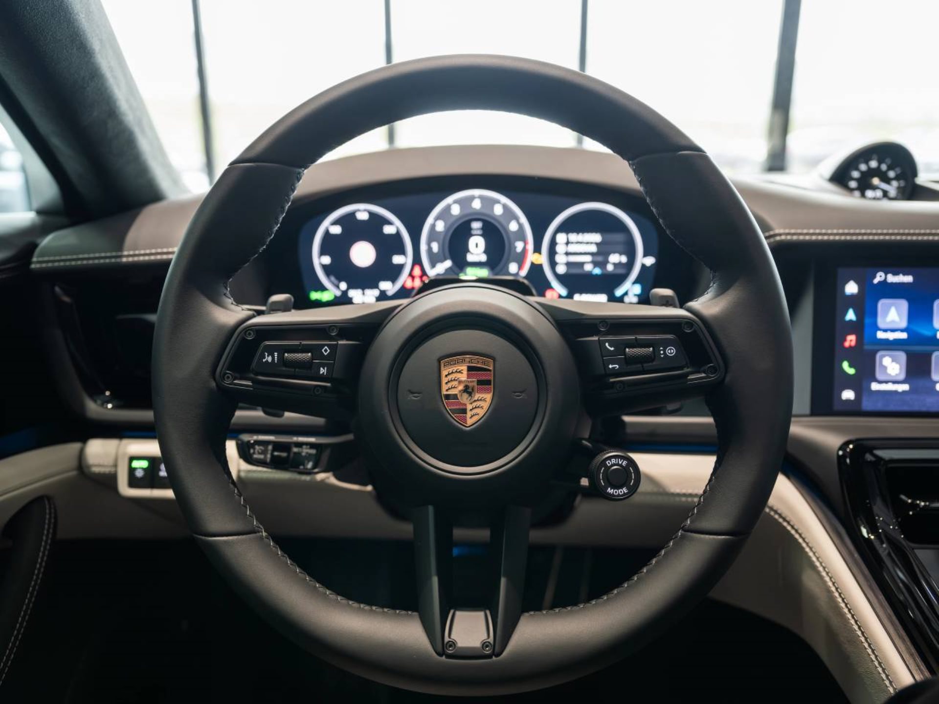 PORSCHE Panamera 4S E-Hybrid-image-12