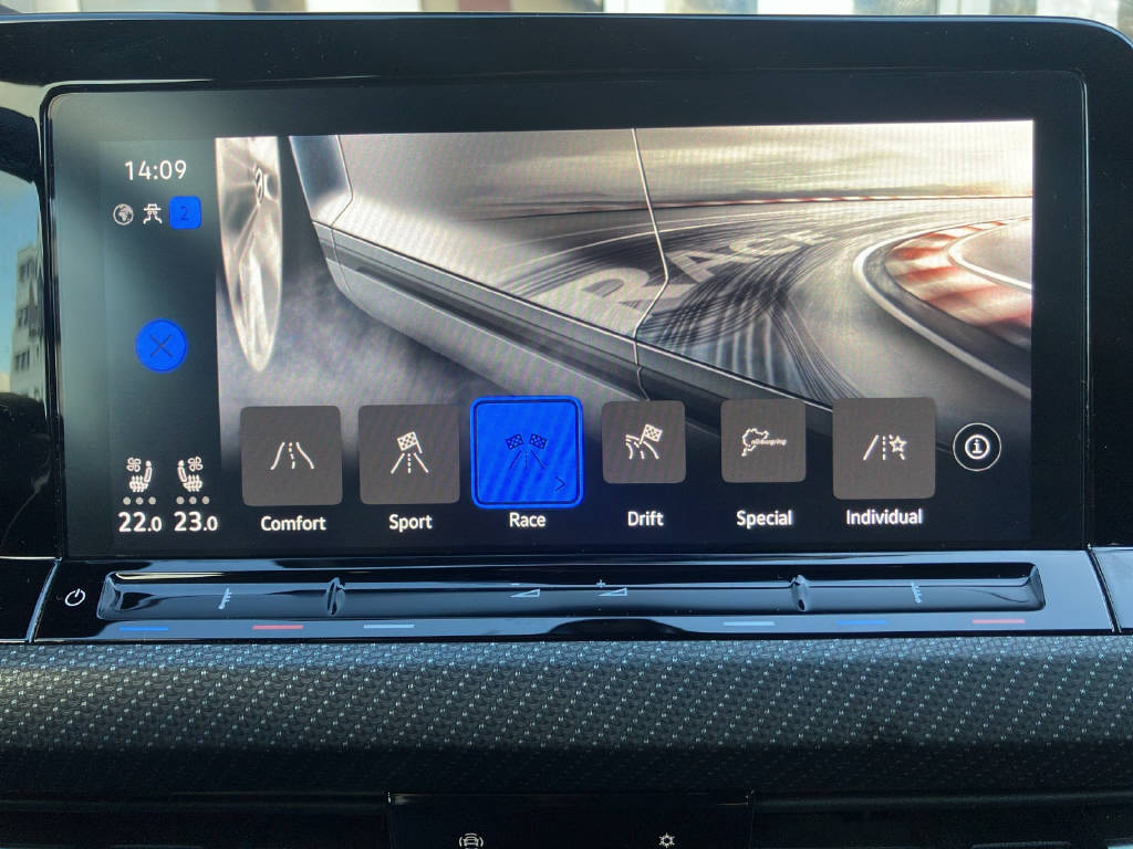 VW Golf VIII 2.0 TSI R DSG 4motion-image-19