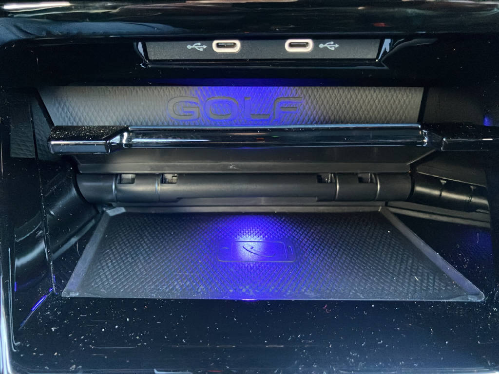 VW Golf VIII 2.0 TSI R DSG 4motion-image-16