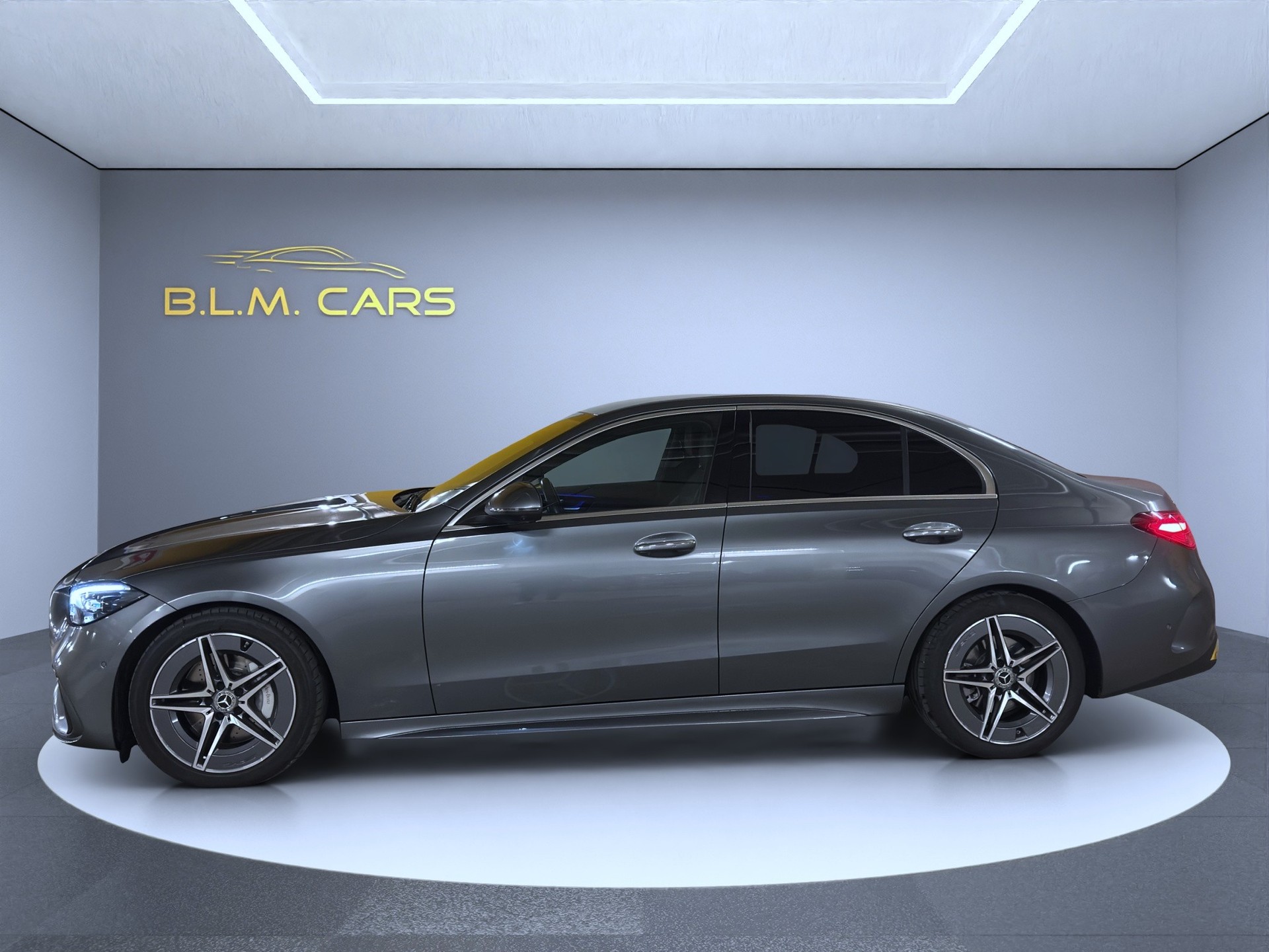 MERCEDES-BENZ C 200 4Matic AMG Line-image-3