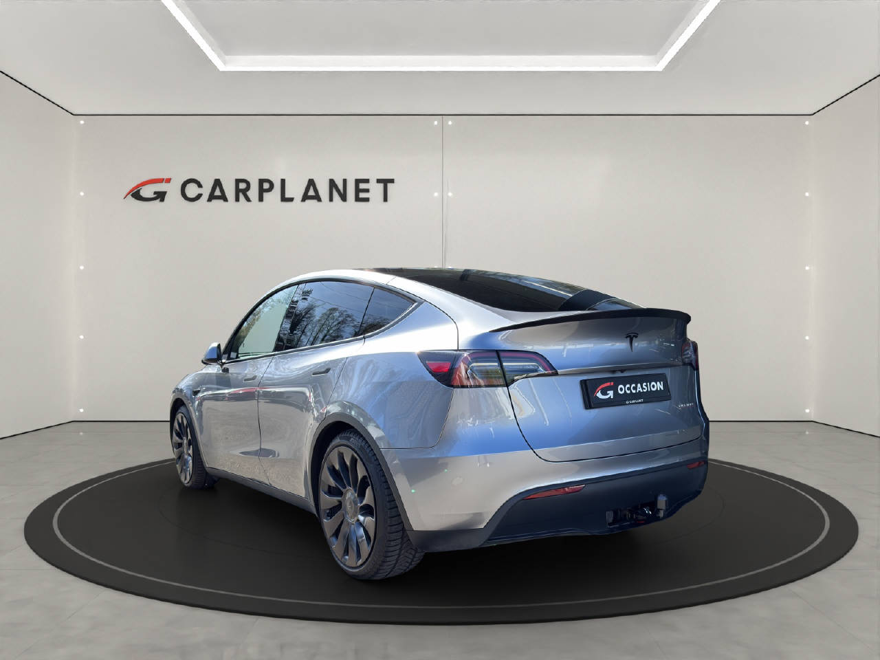 TESLA Model Y Performance Dual Motor-showroom-element-2