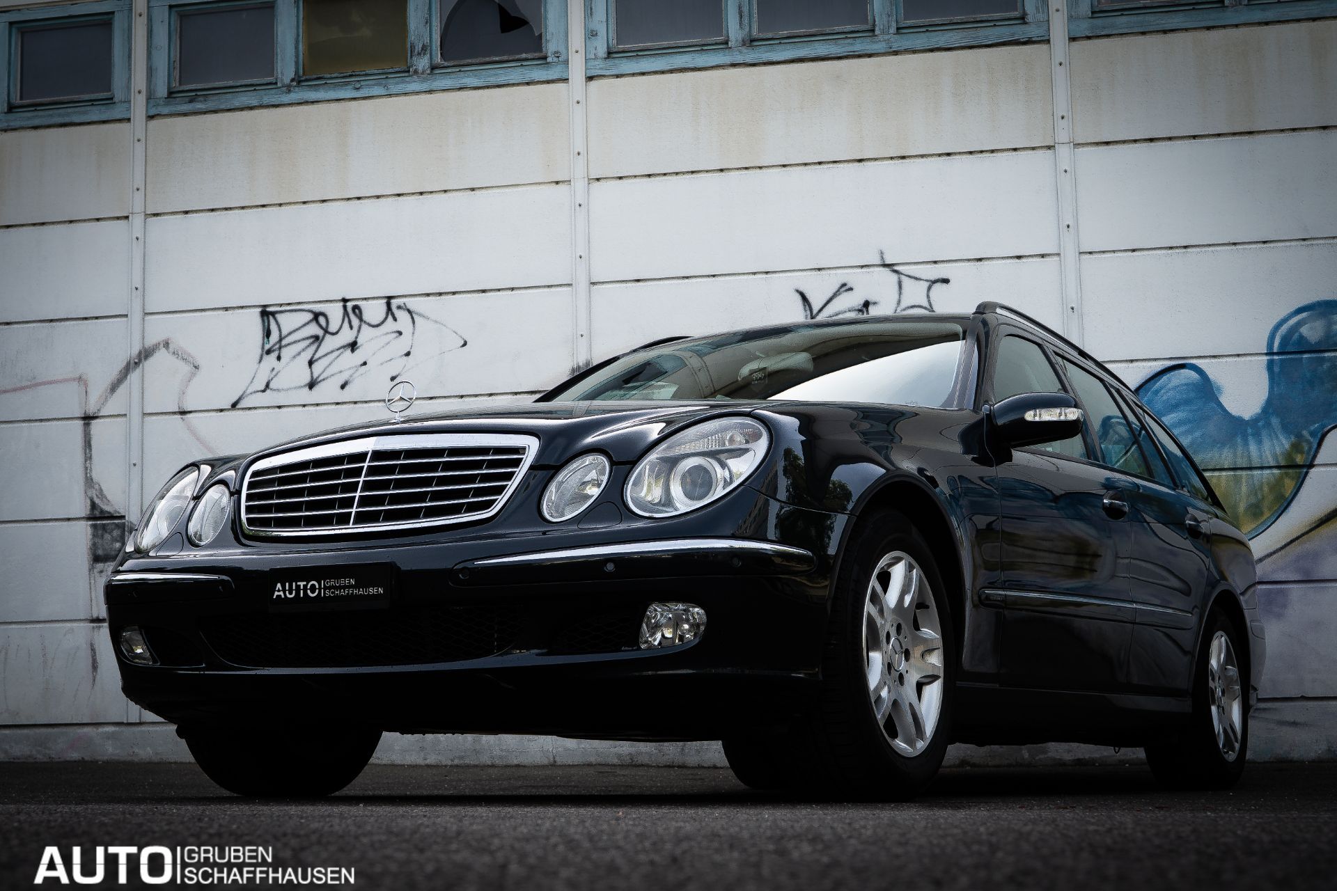 MERCEDES-BENZ E 320 Classic Automatic-image-8