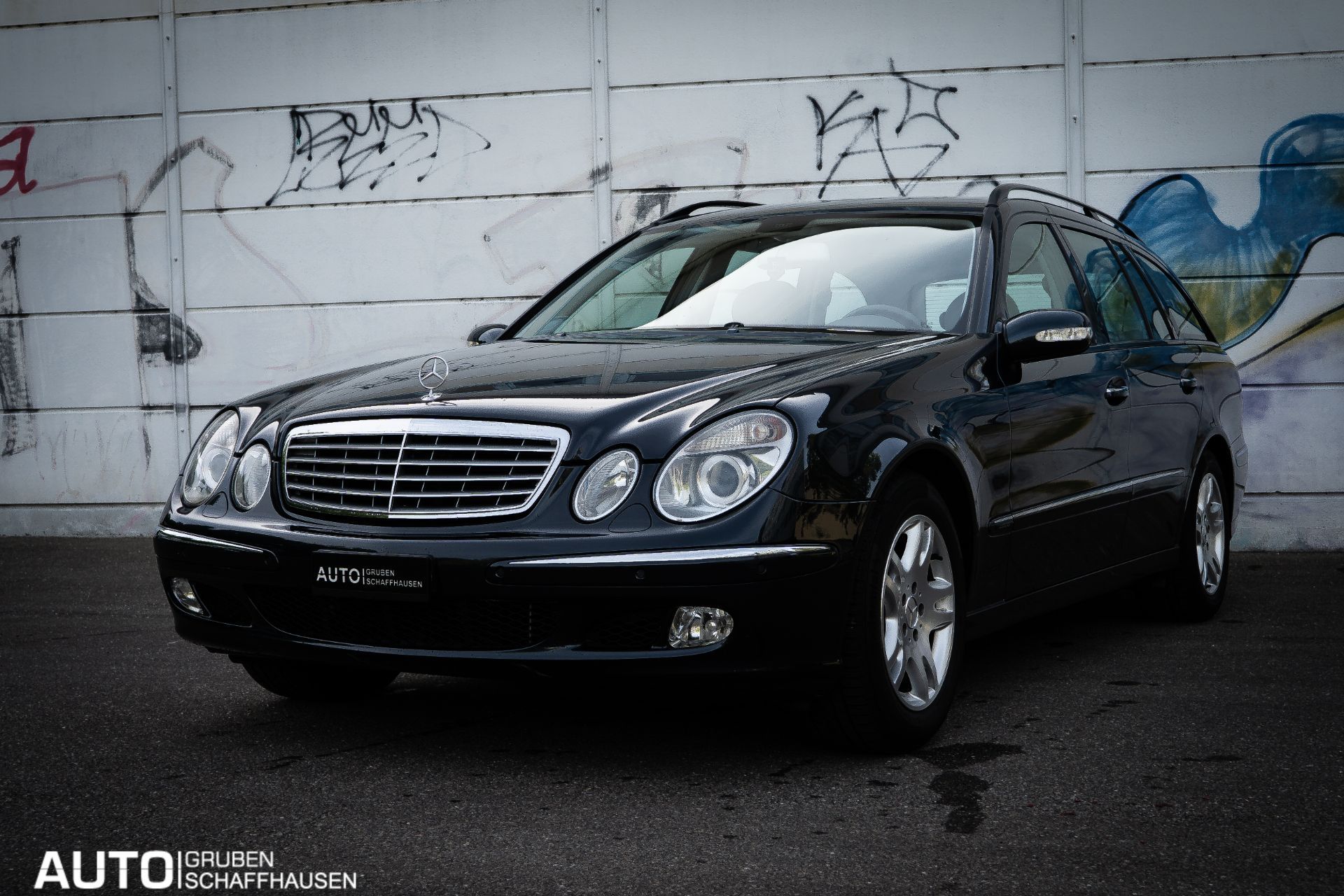 MERCEDES-BENZ E 320 Classic Automatic-image-7