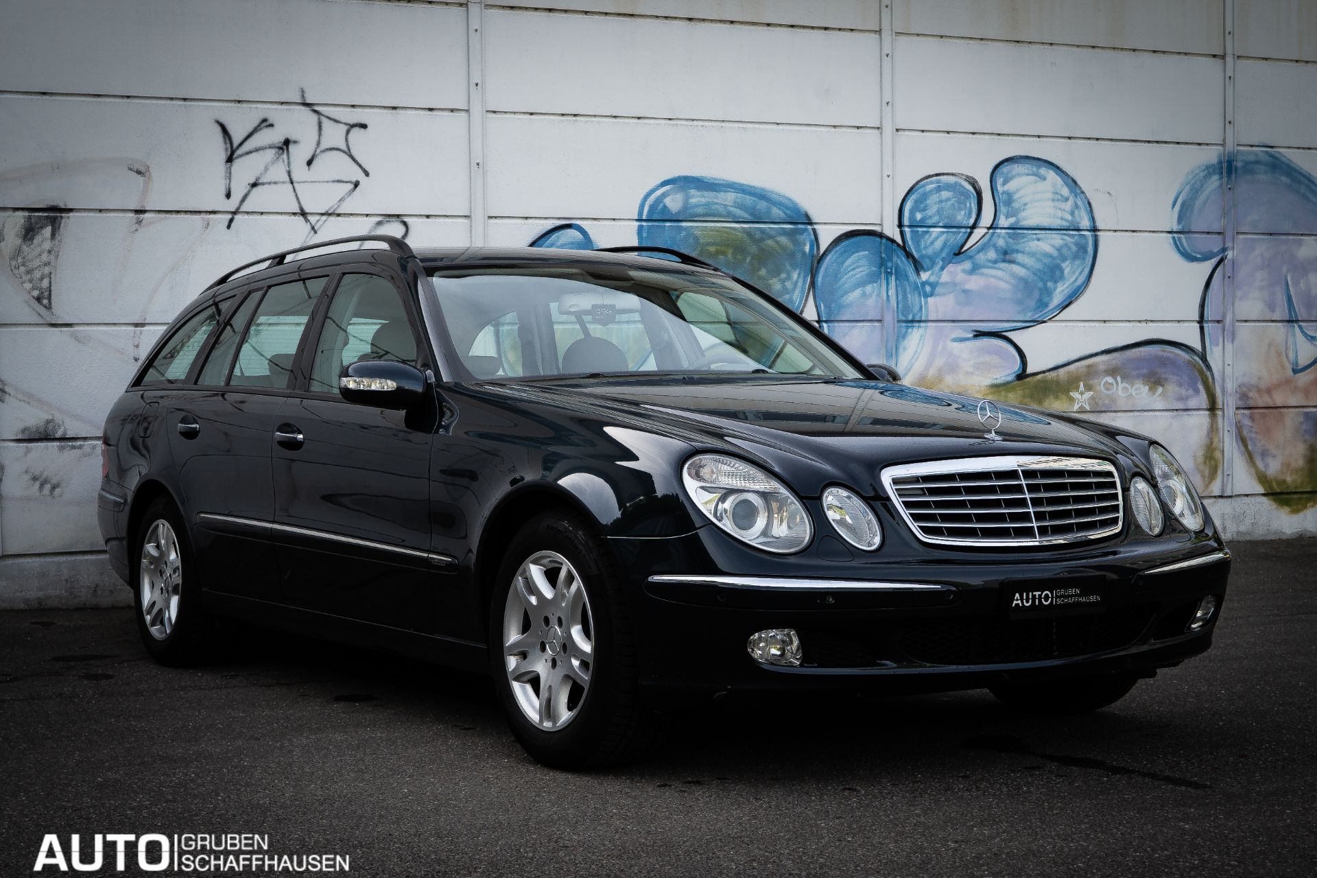 MERCEDES-BENZ E 320 Classic Automatic-showroom-element-1