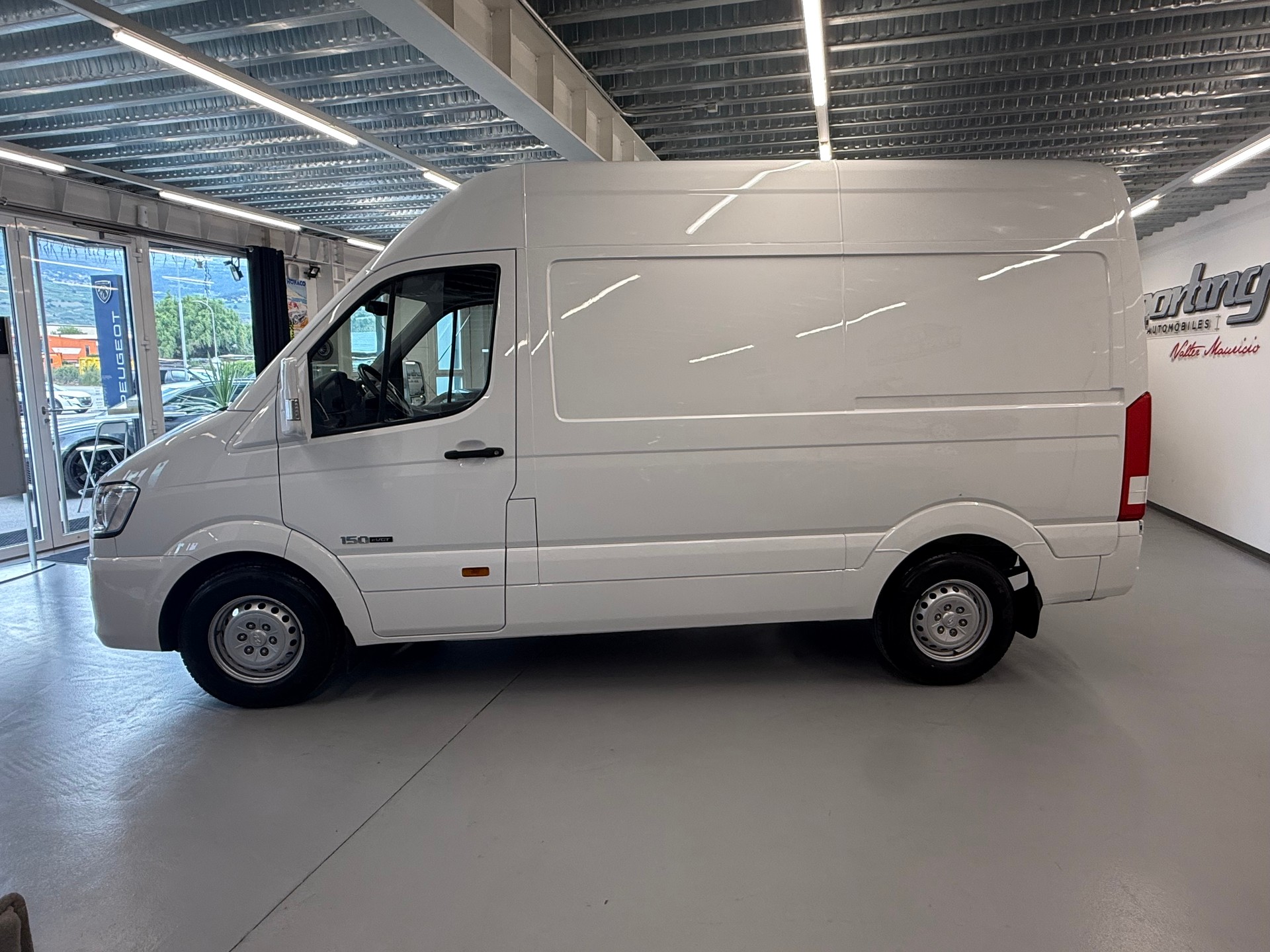HYUNDAI H350 2.5 CRDi Origo L1 peinture complète neuve-image-8