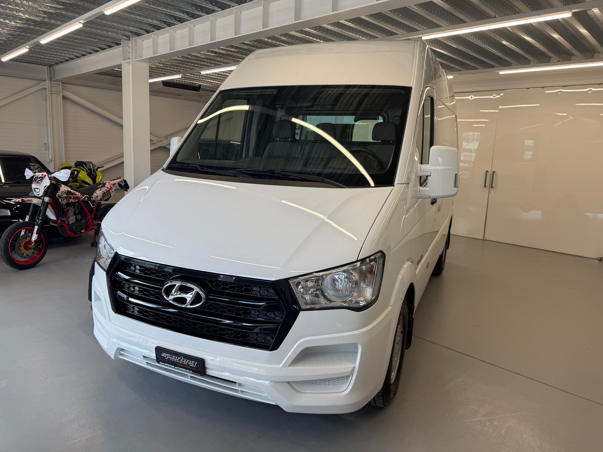 HYUNDAI H350 2.5 CRDi Origo L1 peinture complète neuve-image-5