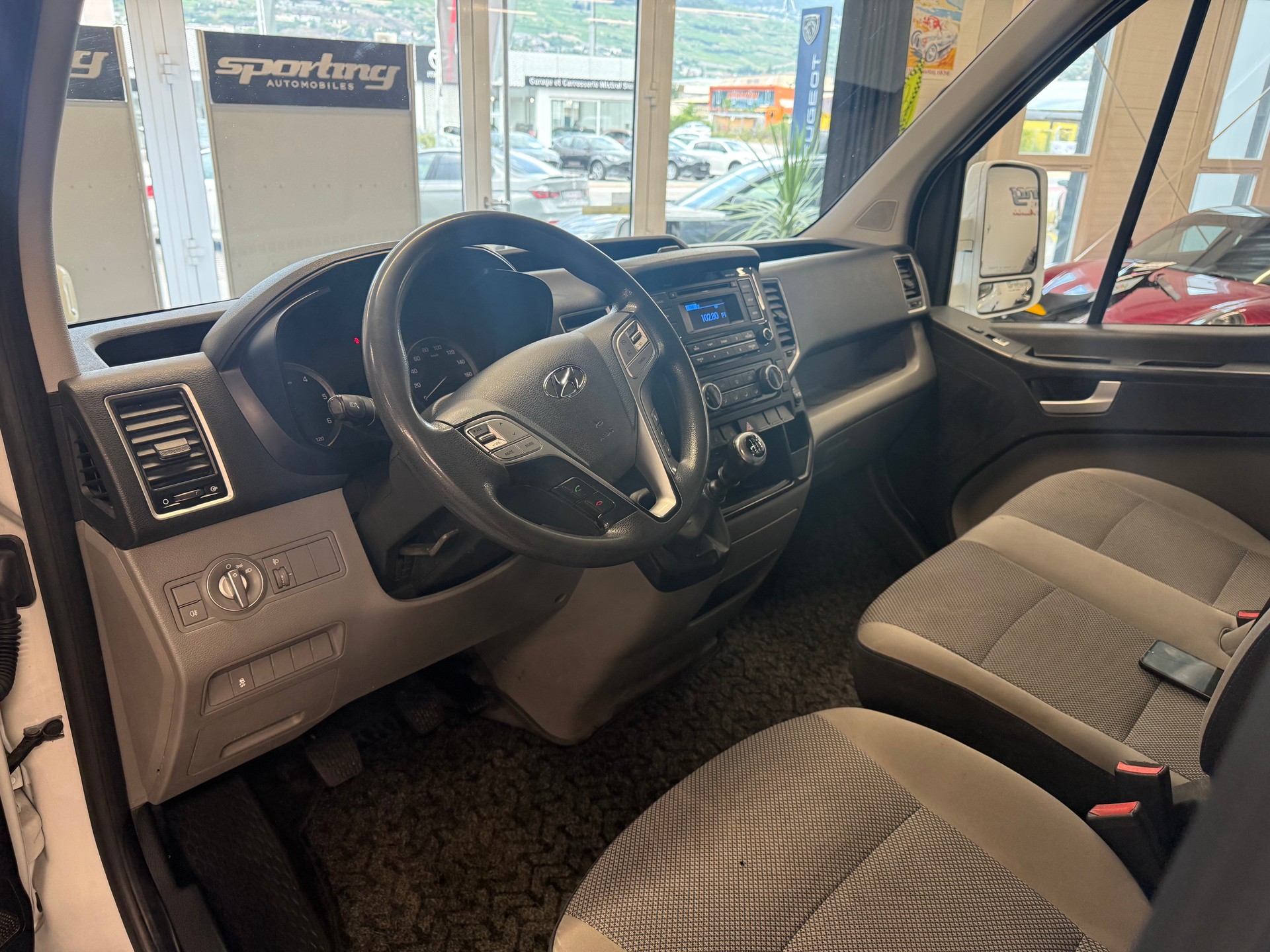 HYUNDAI H350 2.5 CRDi Origo L1 peinture complète neuve-image-16
