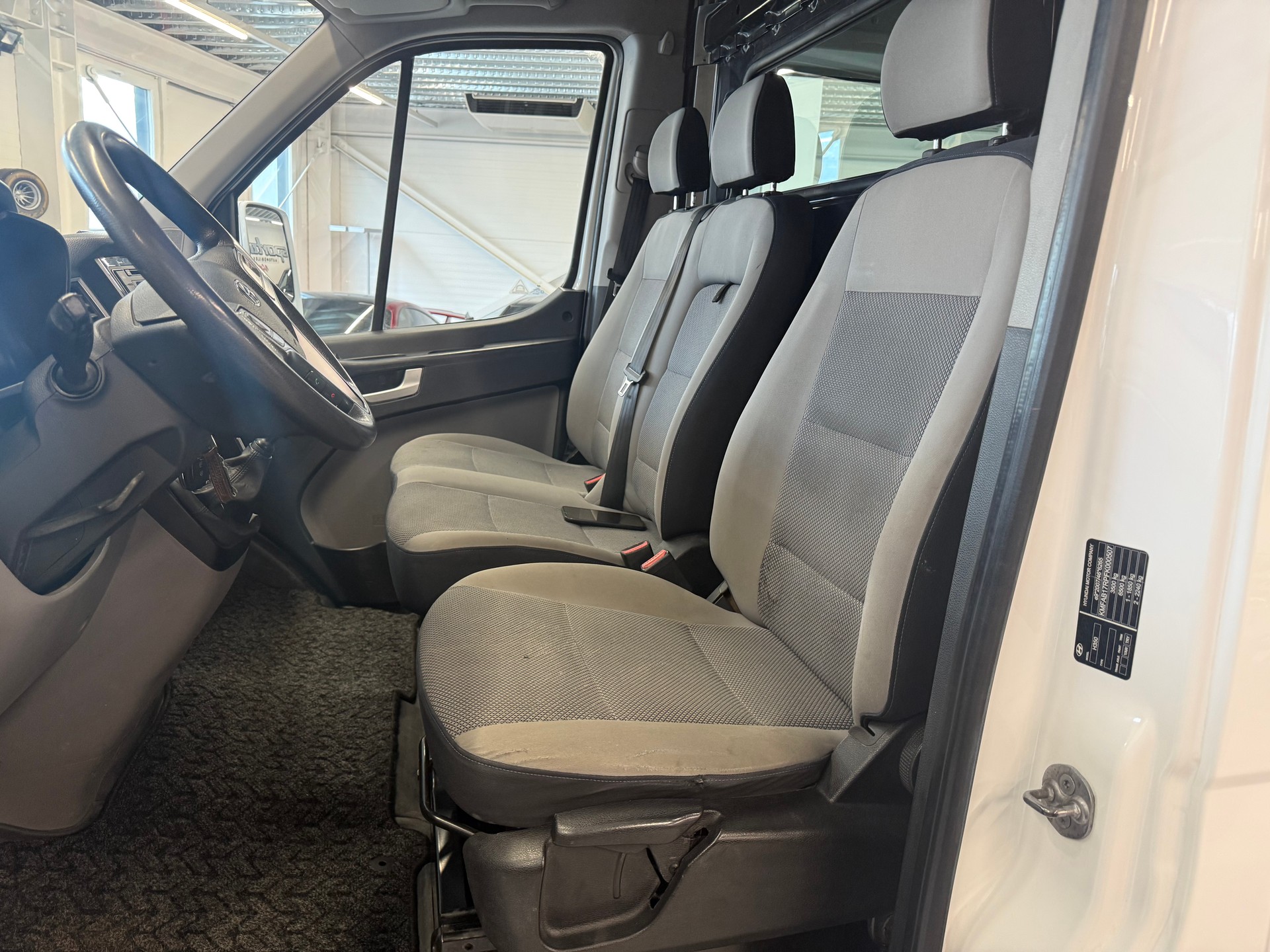 HYUNDAI H350 2.5 CRDi Origo L1 peinture complète neuve-image-15