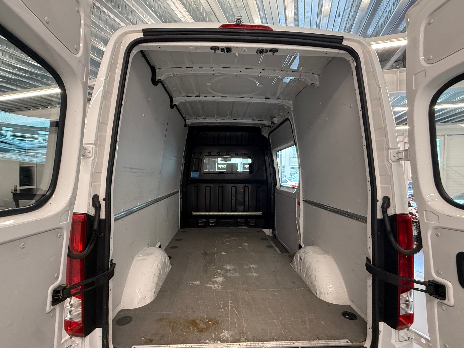 HYUNDAI H350 2.5 CRDi Origo L1 peinture complète neuve-image-12
