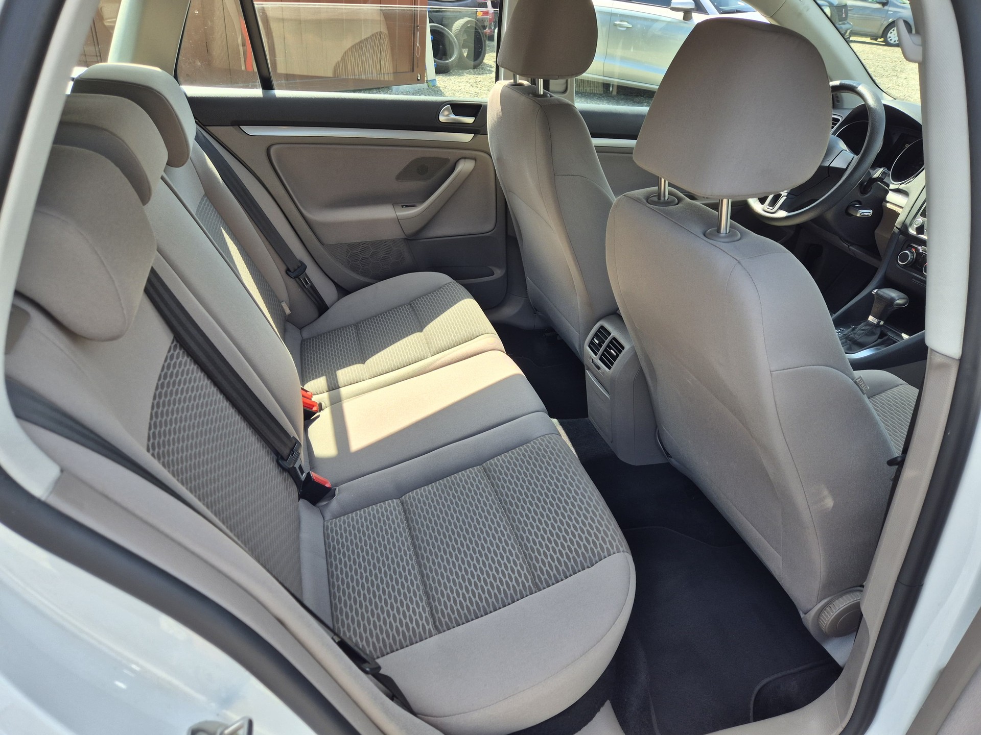 VW Golf Variant 1.2 TSI Trendline DSG-image-9