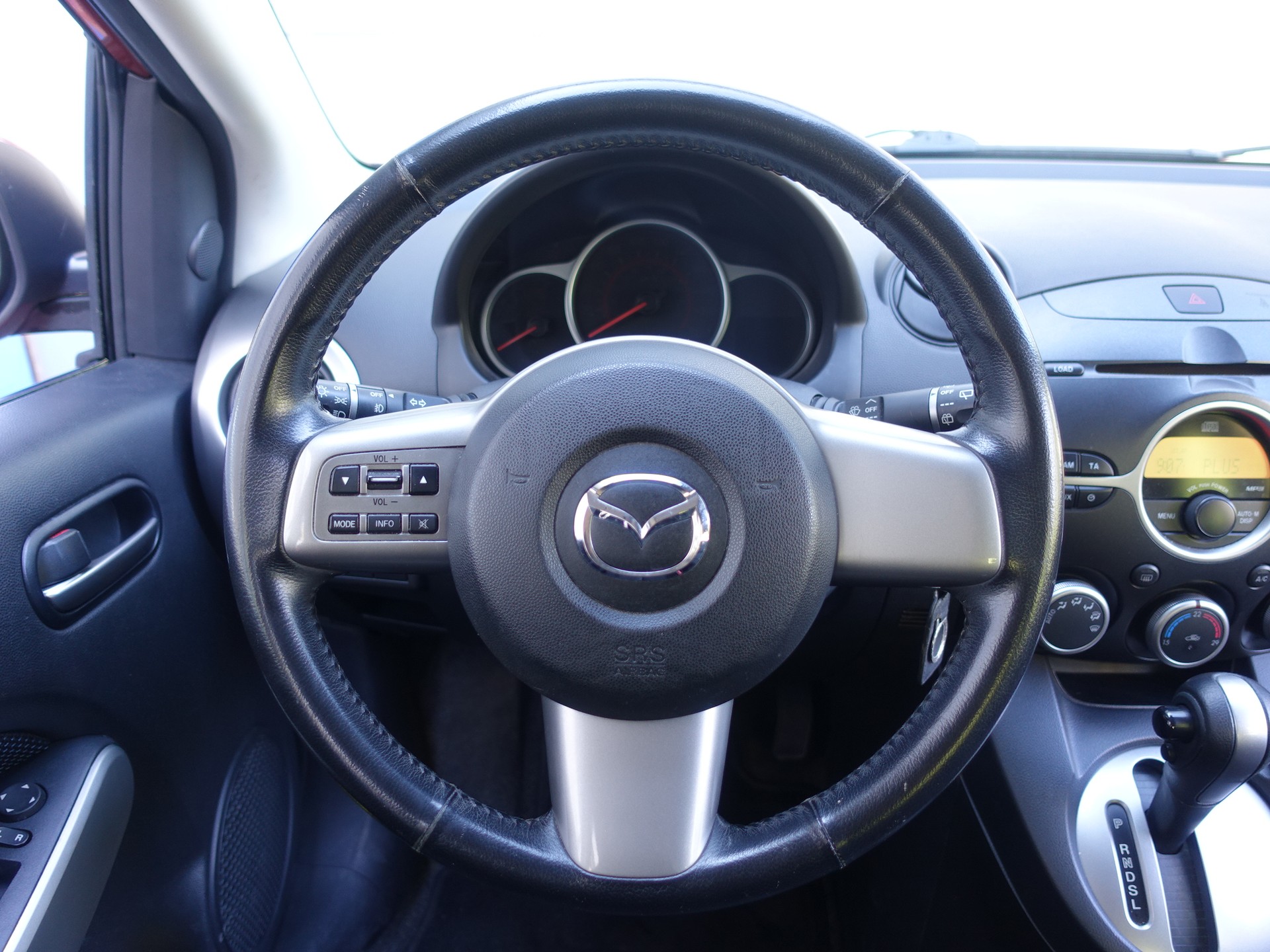 MAZDA 2 1.5i 16V City Sport 2 Automatic-image-11