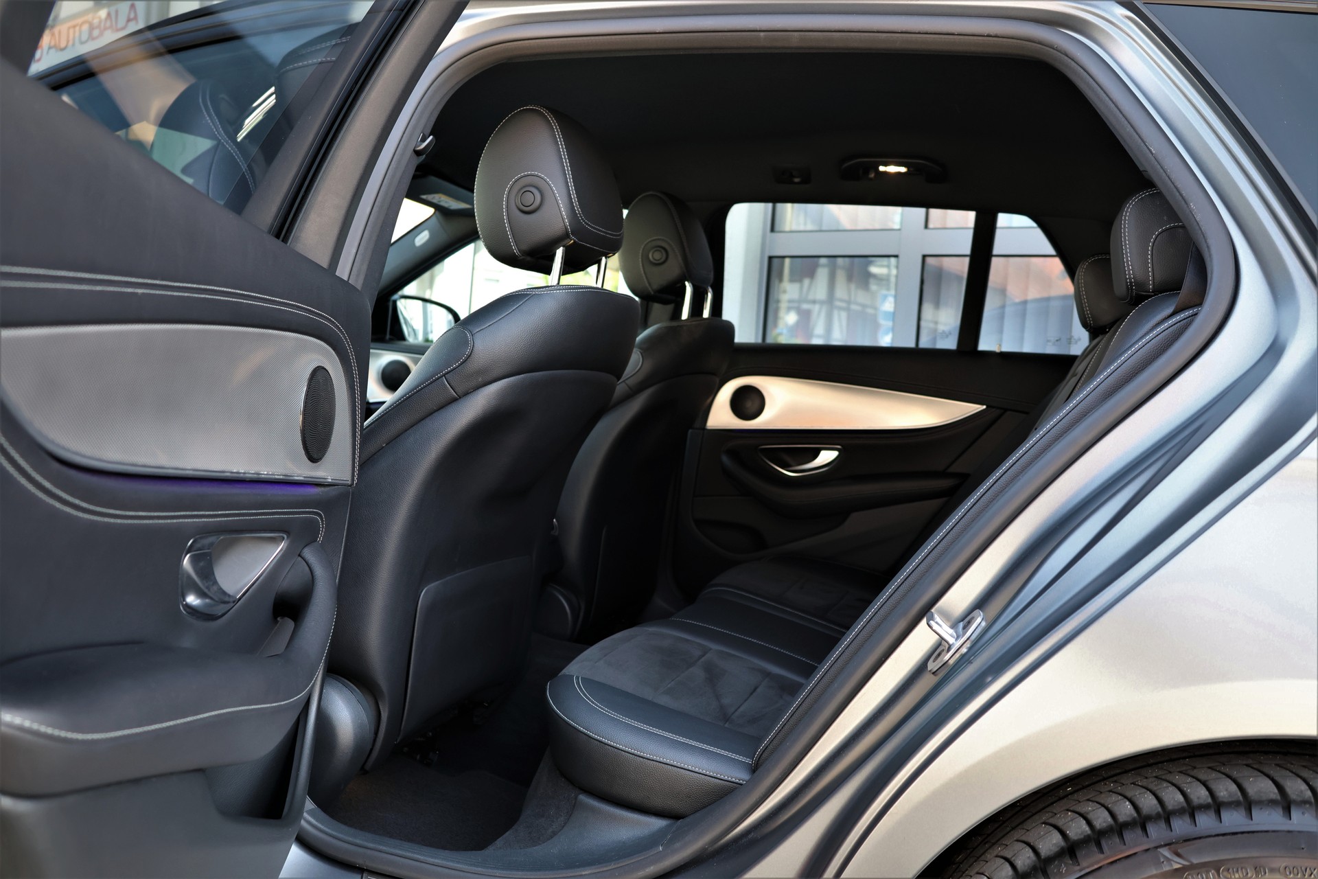 MERCEDES-BENZ E 220 d Swiss Star AMG Line 4Matic 9G-Tronic (CH) "Greymatte" + 2.1T AHK-image-12