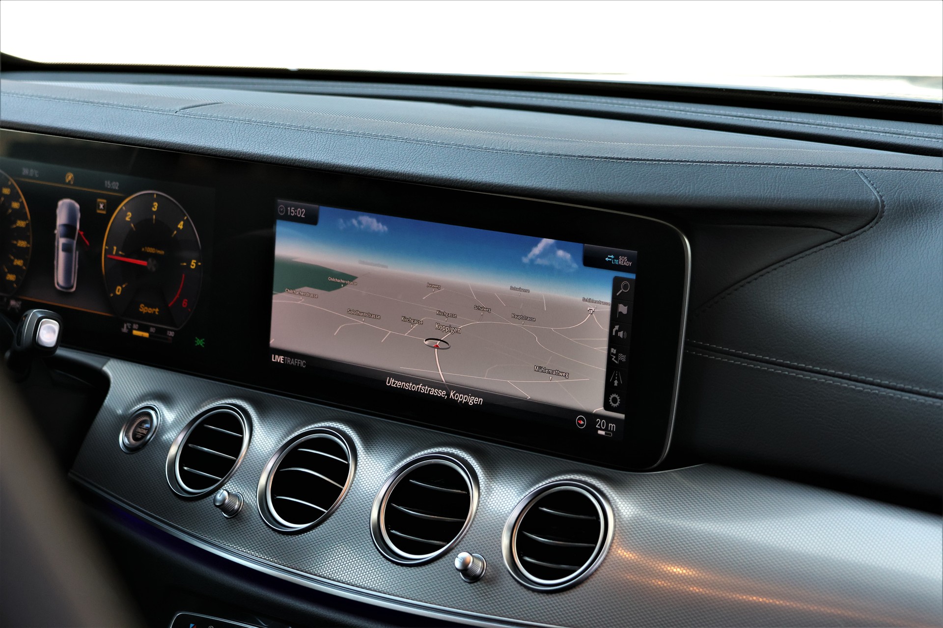 MERCEDES-BENZ E 220 d Swiss Star AMG Line 4Matic 9G-Tronic (CH) "Greymatte" + 2.1T AHK-image-19