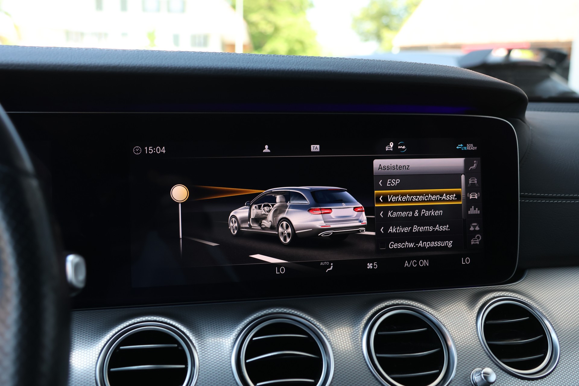 MERCEDES-BENZ E 220 d Swiss Star AMG Line 4Matic 9G-Tronic (CH) "Greymatte" + 2.1T AHK-image-22