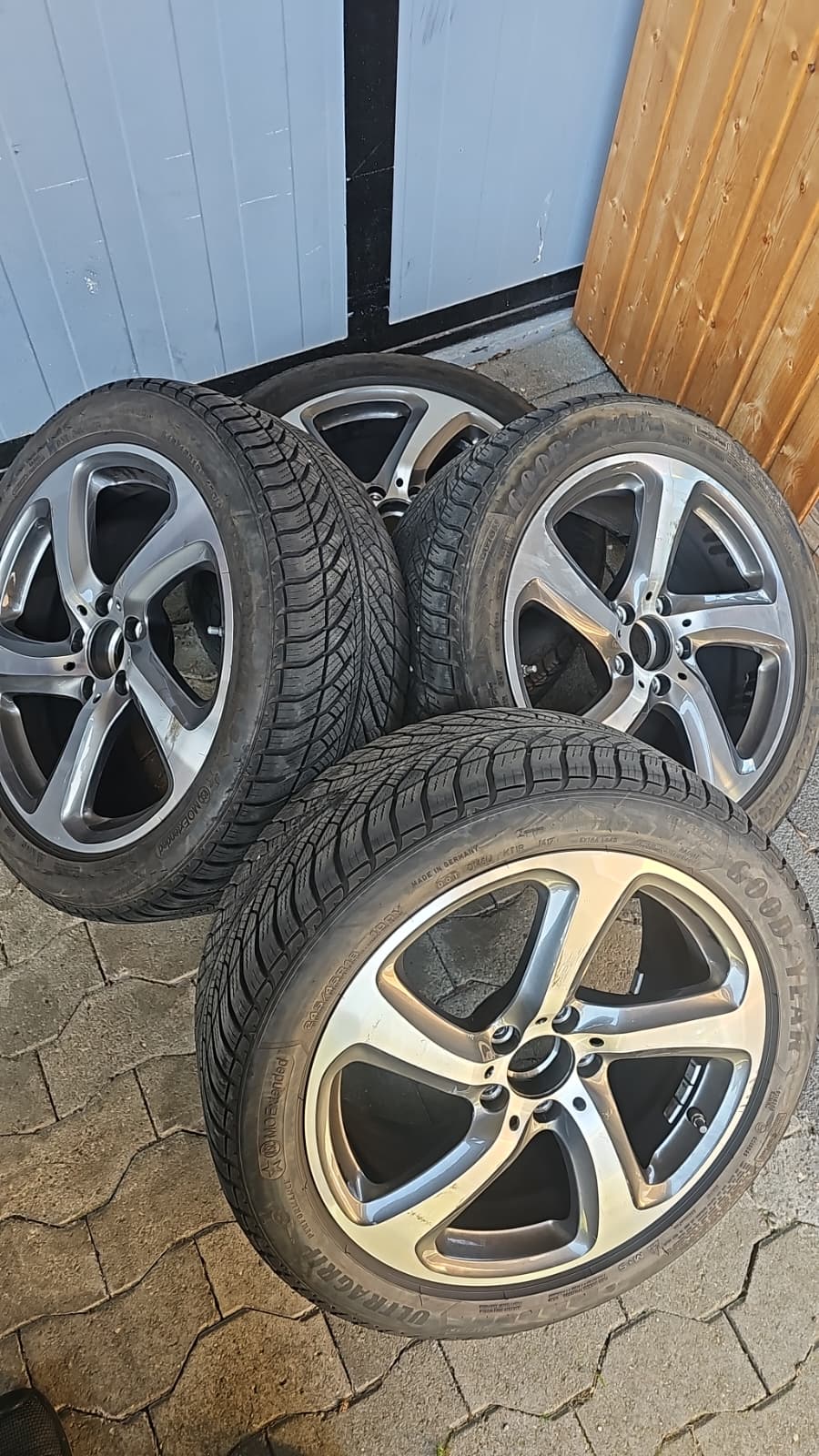 MERCEDES-BENZ E 220 d Swiss Star AMG Line 4Matic 9G-Tronic (CH) "Greymatte" + 2.1T AHK-image-26