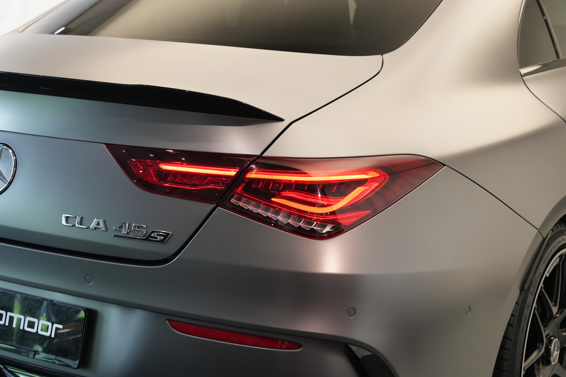 MERCEDES-BENZ CLA 45 S AMG 4Matic+ 8G-DCT *CH-Fahrzeug* *Pano* *Designo Lackierung*-image-9