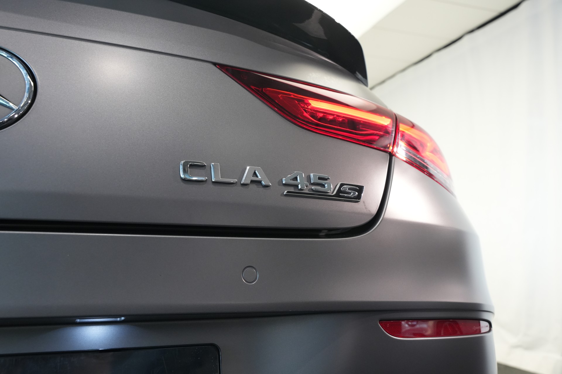 MERCEDES-BENZ CLA 45 S AMG 4Matic+ 8G-DCT *CH-Fahrzeug* *Pano* *Designo Lackierung*-image-28