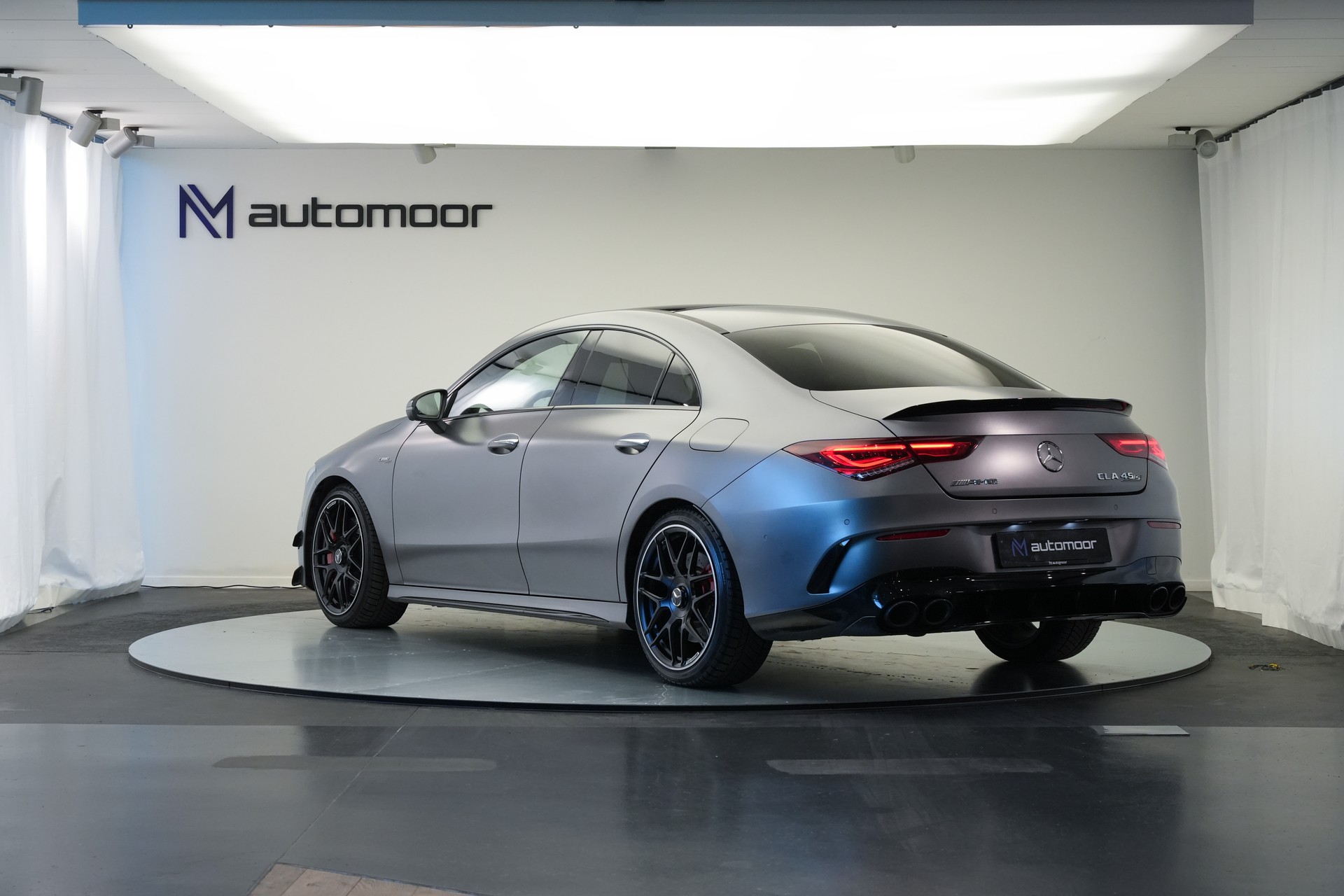 MERCEDES-BENZ CLA 45 S AMG 4Matic+ 8G-DCT *CH-Fahrzeug* *Pano* *Designo Lackierung*-image-6