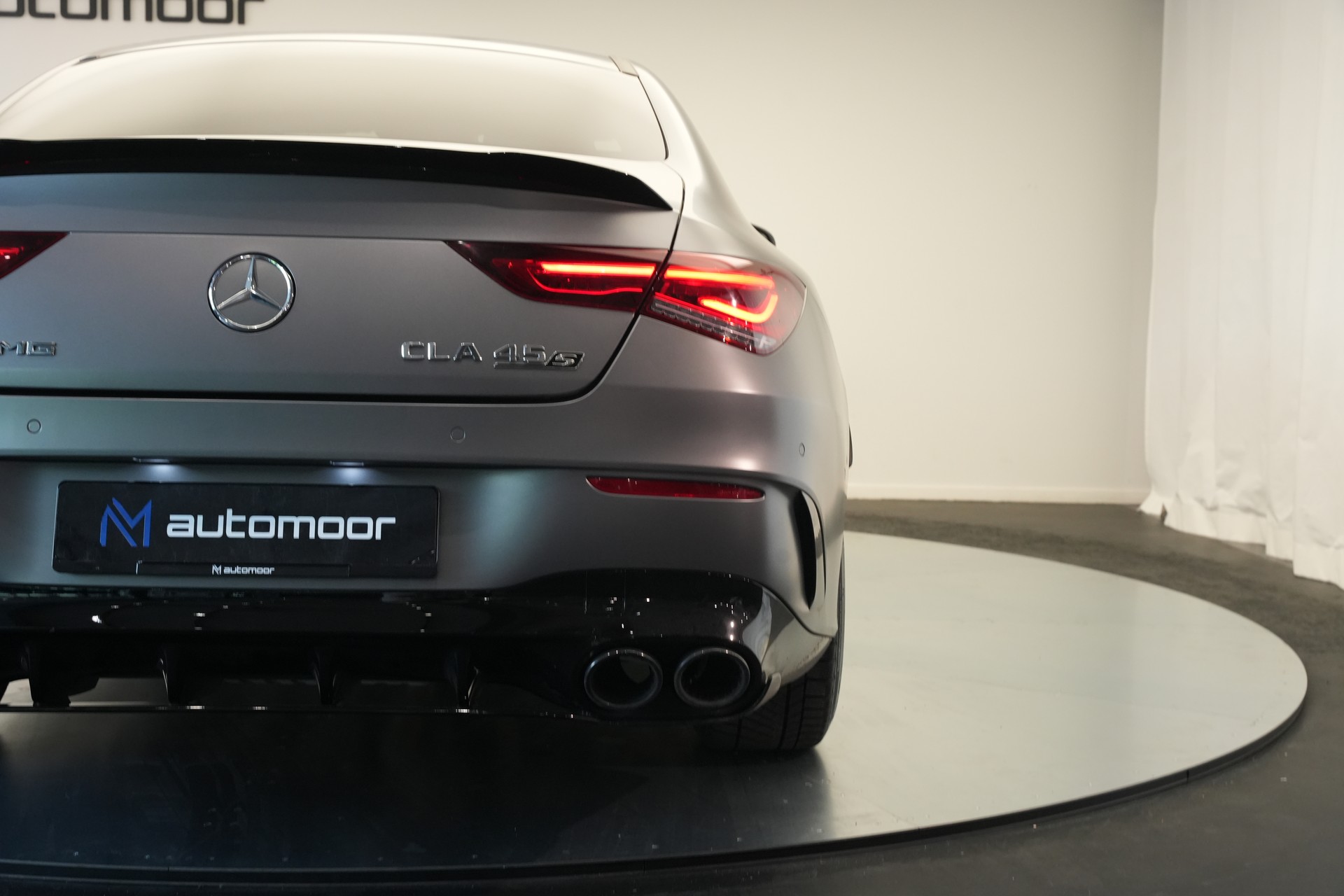 MERCEDES-BENZ CLA 45 S AMG 4Matic+ 8G-DCT *CH-Fahrzeug* *Pano* *Designo Lackierung*-image-26