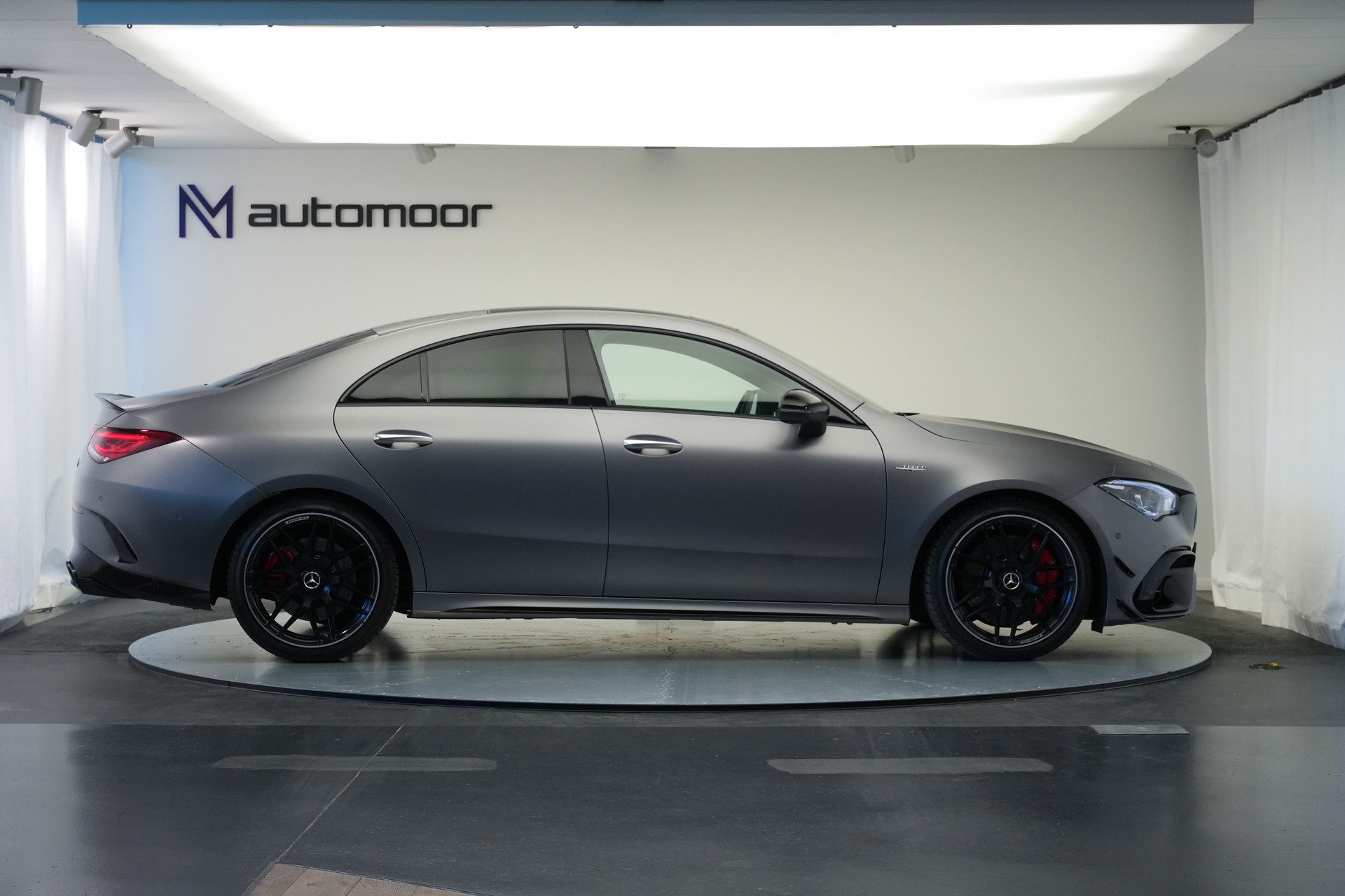 MERCEDES-BENZ CLA 45 S AMG 4Matic+ 8G-DCT *CH-Fahrzeug* *Pano* *Designo Lackierung*-showroom-element-3