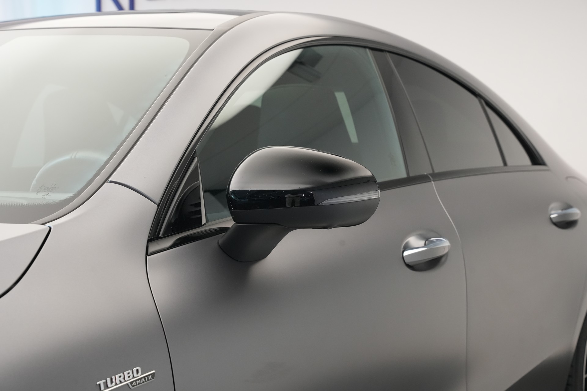 MERCEDES-BENZ CLA 45 S AMG 4Matic+ 8G-DCT *CH-Fahrzeug* *Pano* *Designo Lackierung*-image-22