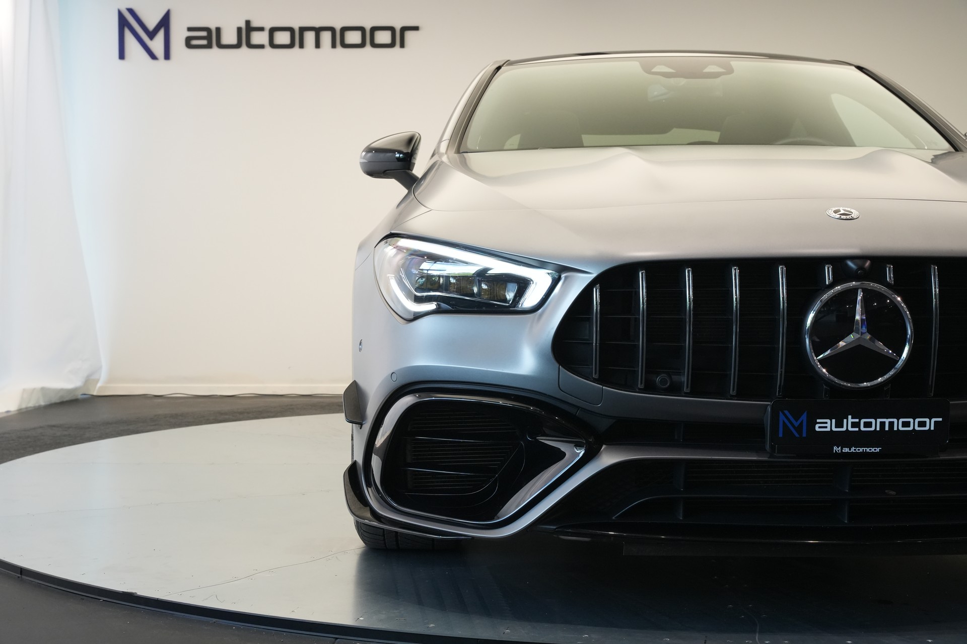 MERCEDES-BENZ CLA 45 S AMG 4Matic+ 8G-DCT *CH-Fahrzeug* *Pano* *Designo Lackierung*-image-17