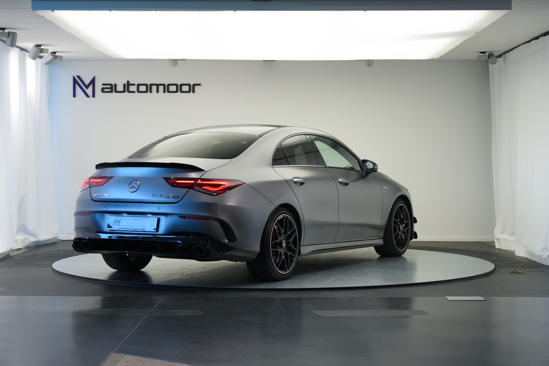 MERCEDES-BENZ CLA 45 S AMG 4Matic+ 8G-DCT *CH-Fahrzeug* *Pano* *Designo Lackierung*-image-4