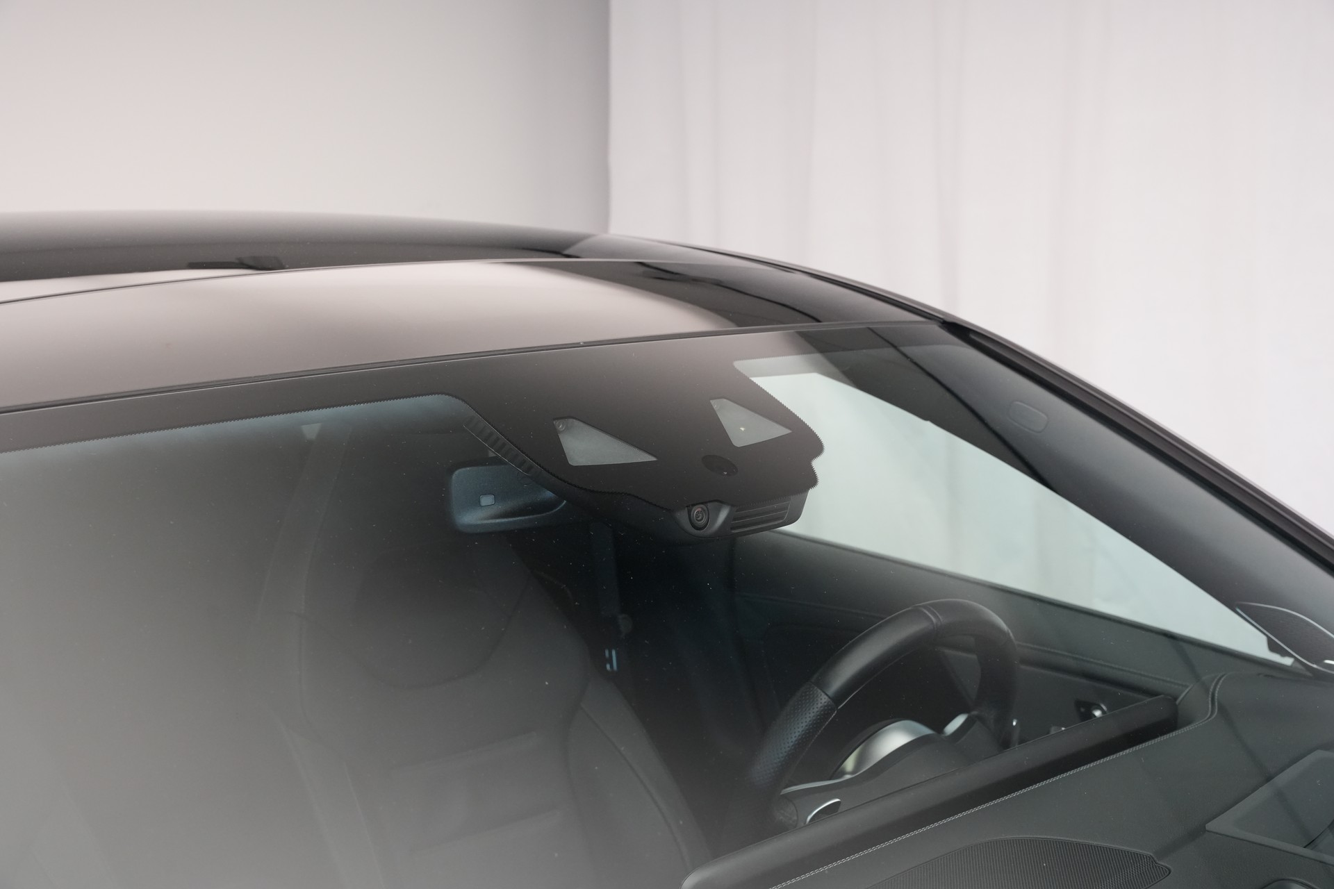 MERCEDES-BENZ CLA 45 S AMG 4Matic+ 8G-DCT *CH-Fahrzeug* *Pano* *Designo Lackierung*-image-25