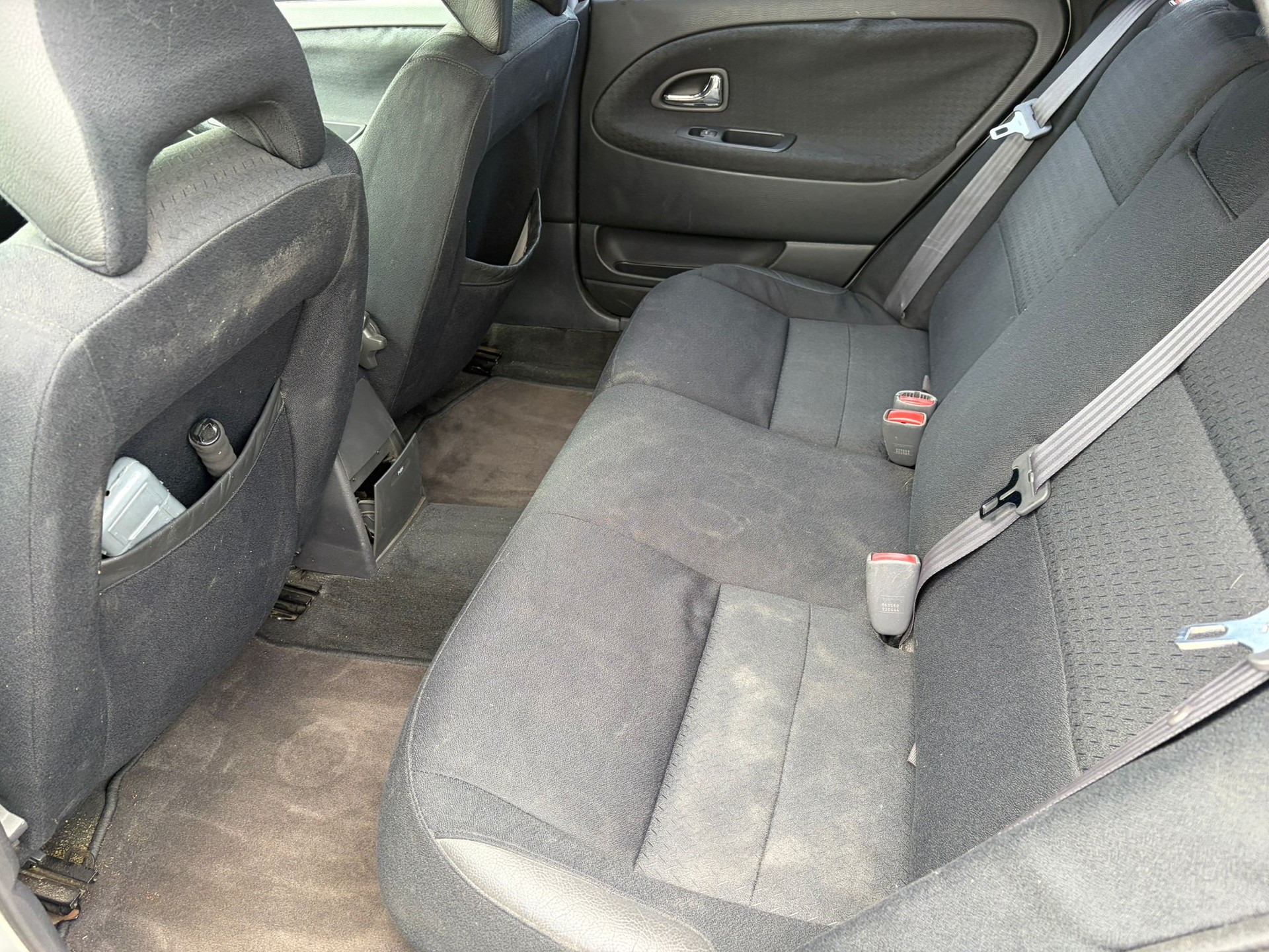 VOLVO V40 2.0-image-14