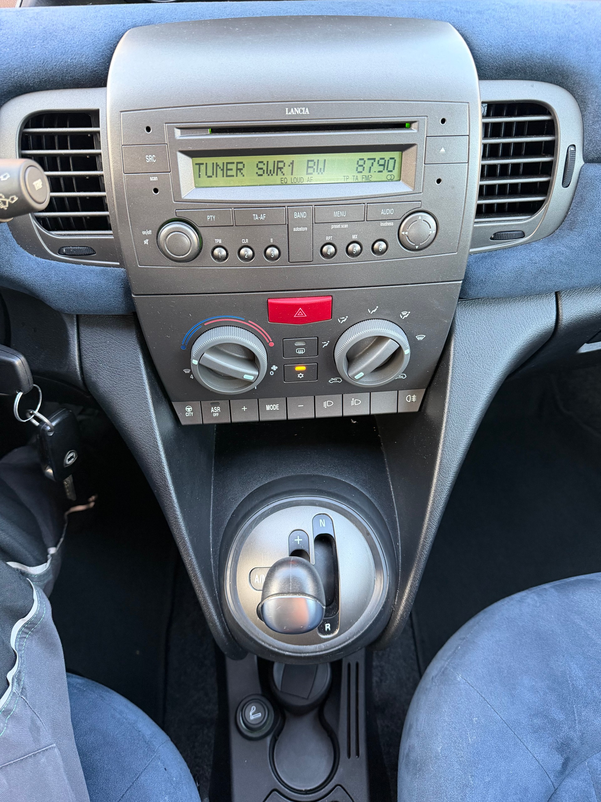 LANCIA Ypsilon 1.4 16V Argento-image-15