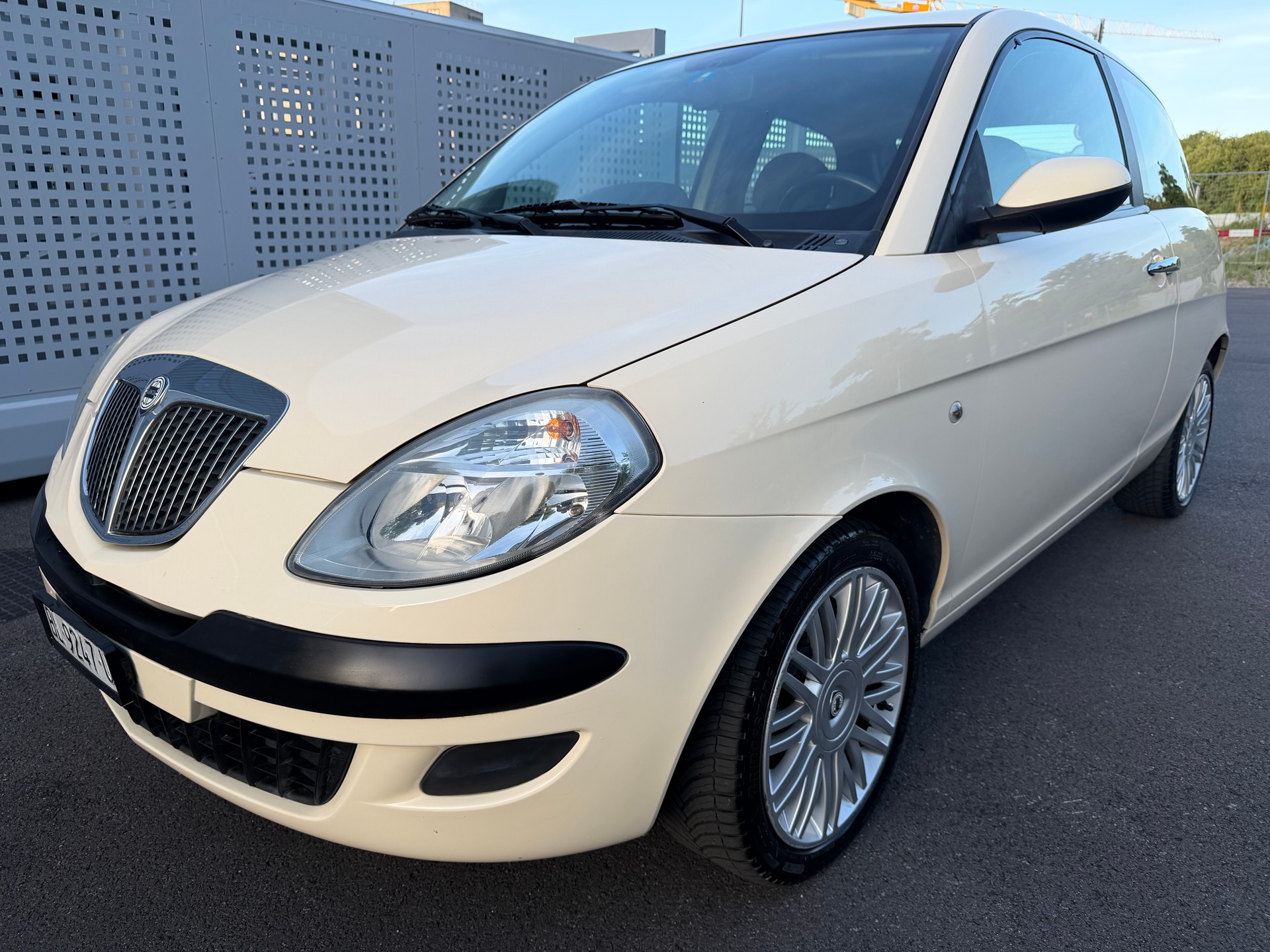 LANCIA Ypsilon 1.4 16V Argento-image-6