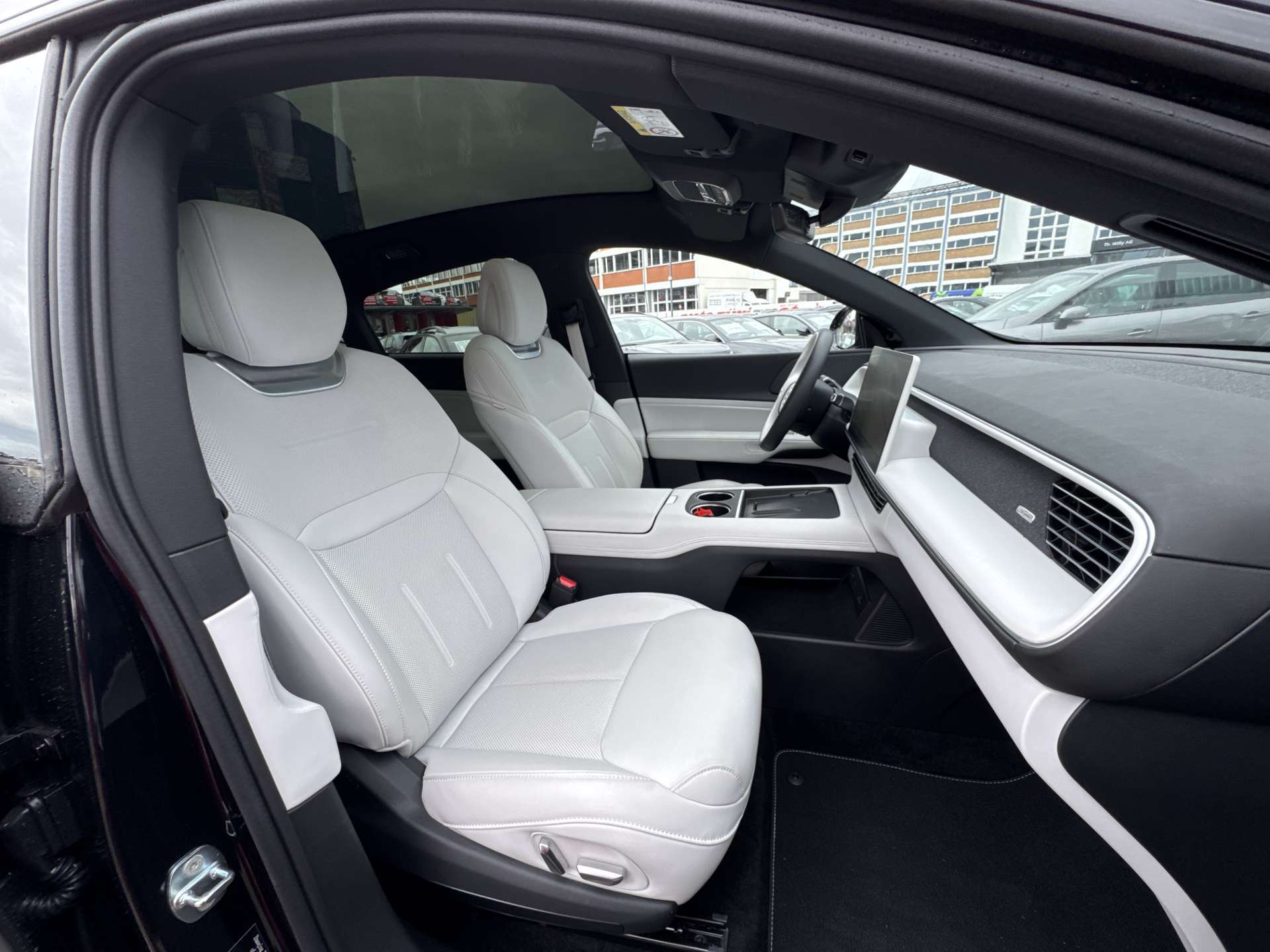 XPENG G6 87,5kWh Performance 476PS AWD Automat-image-12