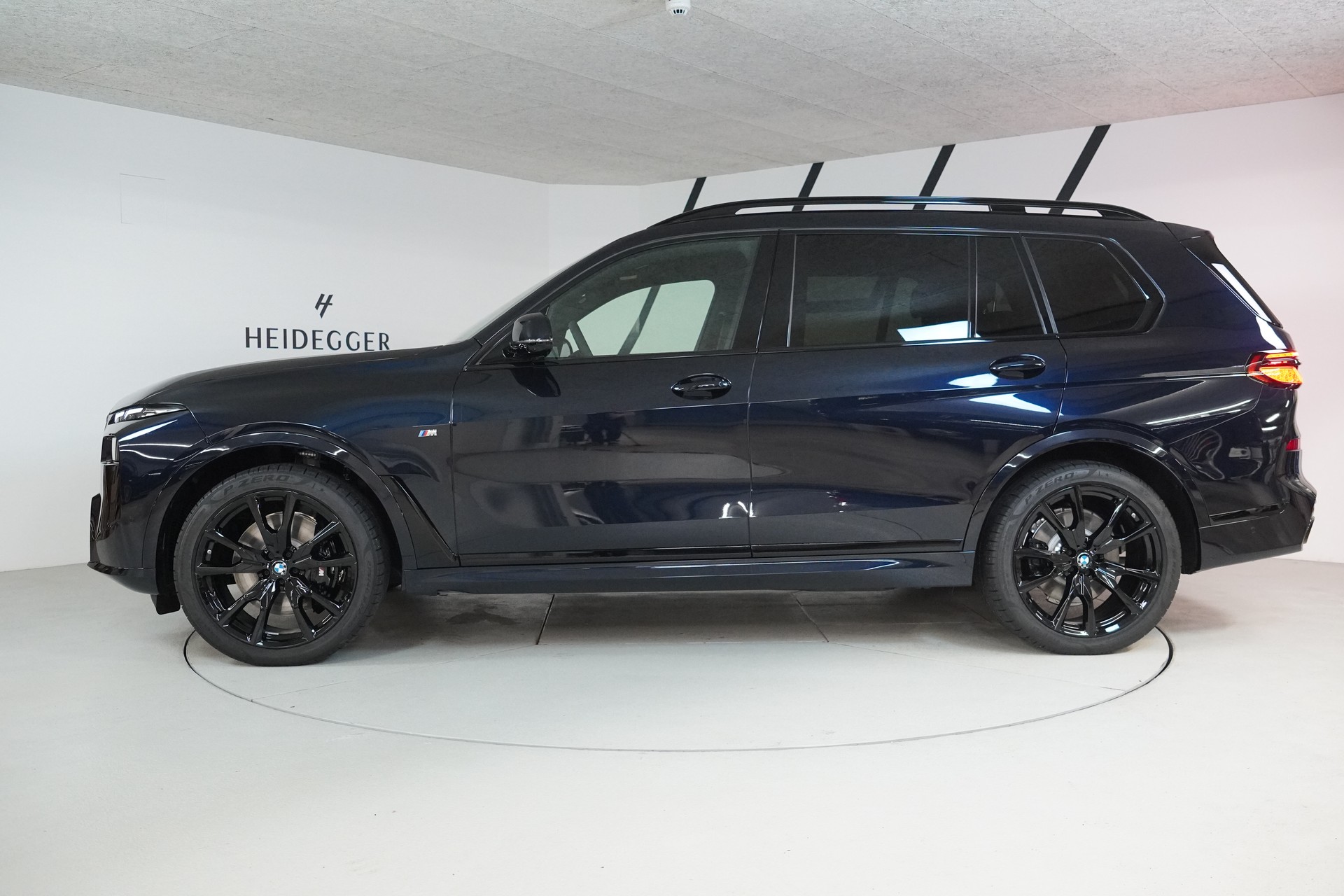 BMW X7 xDrive 48V 40d M Sport Pro Steptronic-showroom-element-3